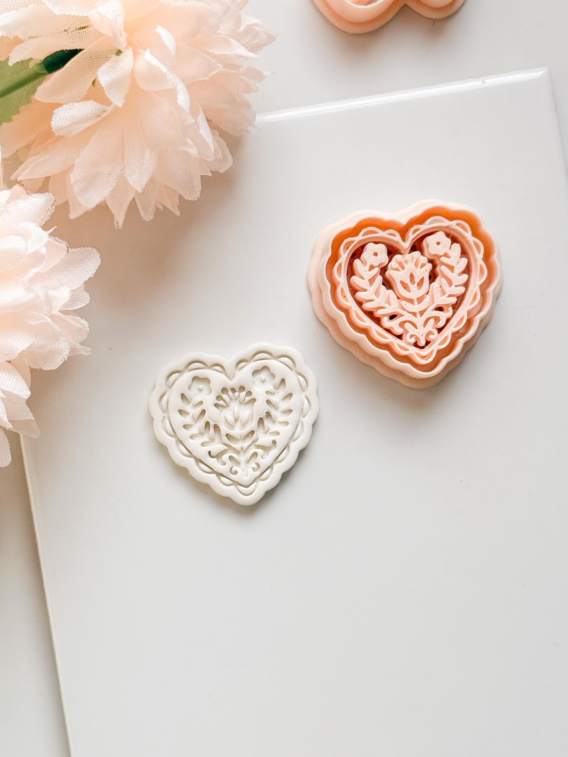 Folka Love Clay Cutter Set: Scalloped Heart with Floral Folk Pattern