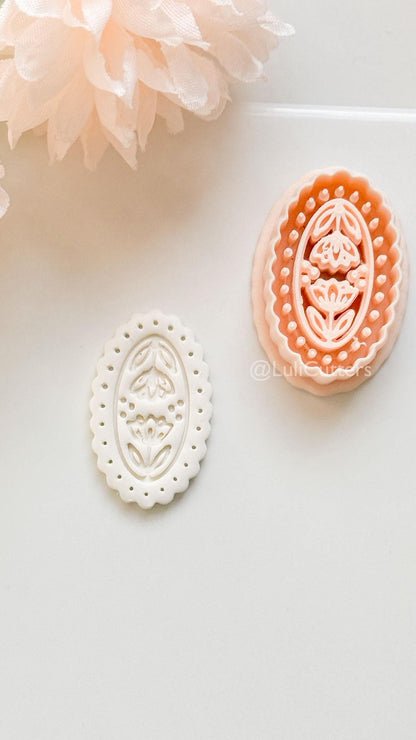 Bloomy Scallop Floral Clay Cutter: Layered Oval with Scalloped Edge