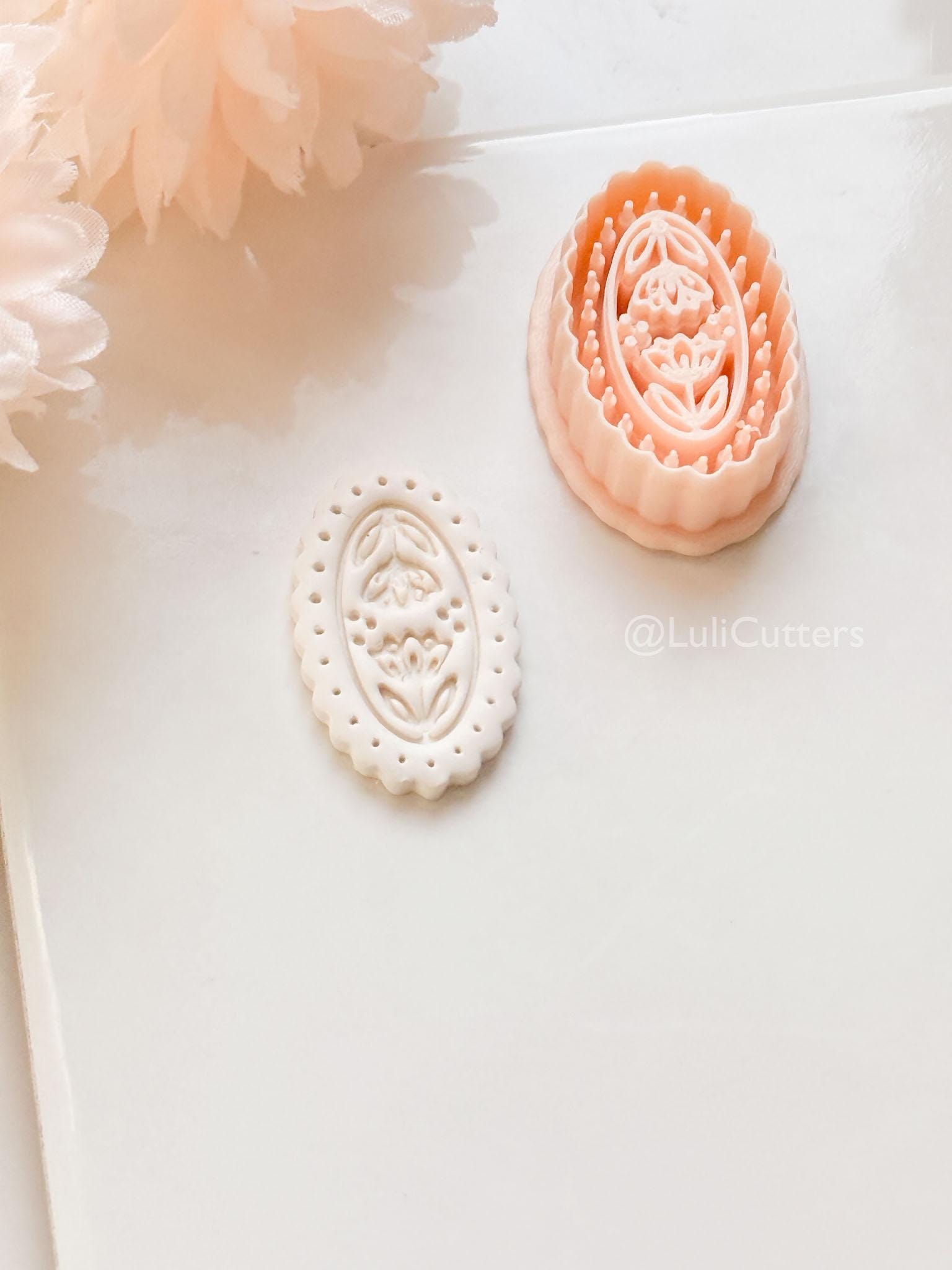 Bloomy Scallop Floral Clay Cutter: Layered Oval with Scalloped Edge