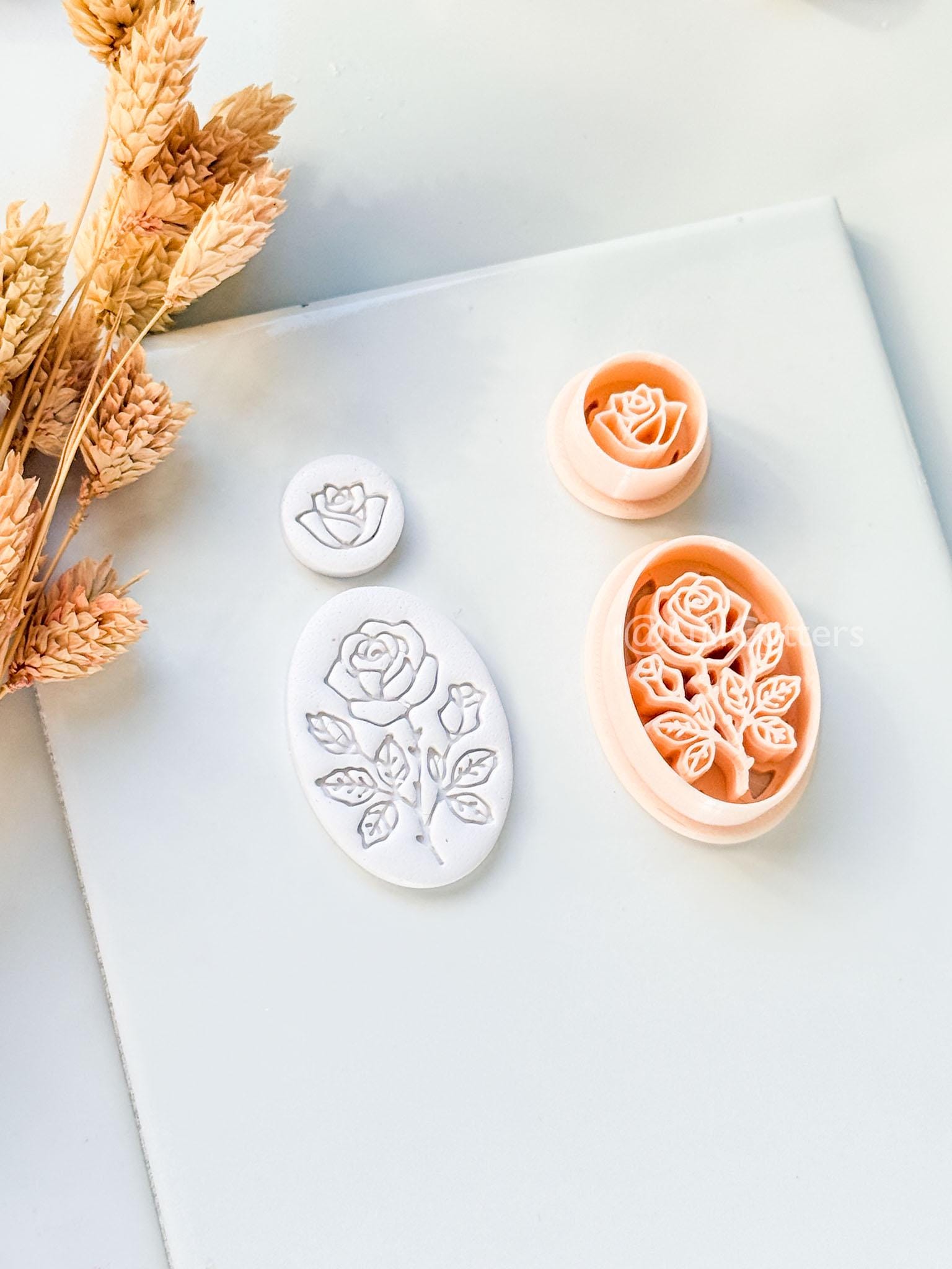 Rose Vera Clay Cutter: Oval Rose Design