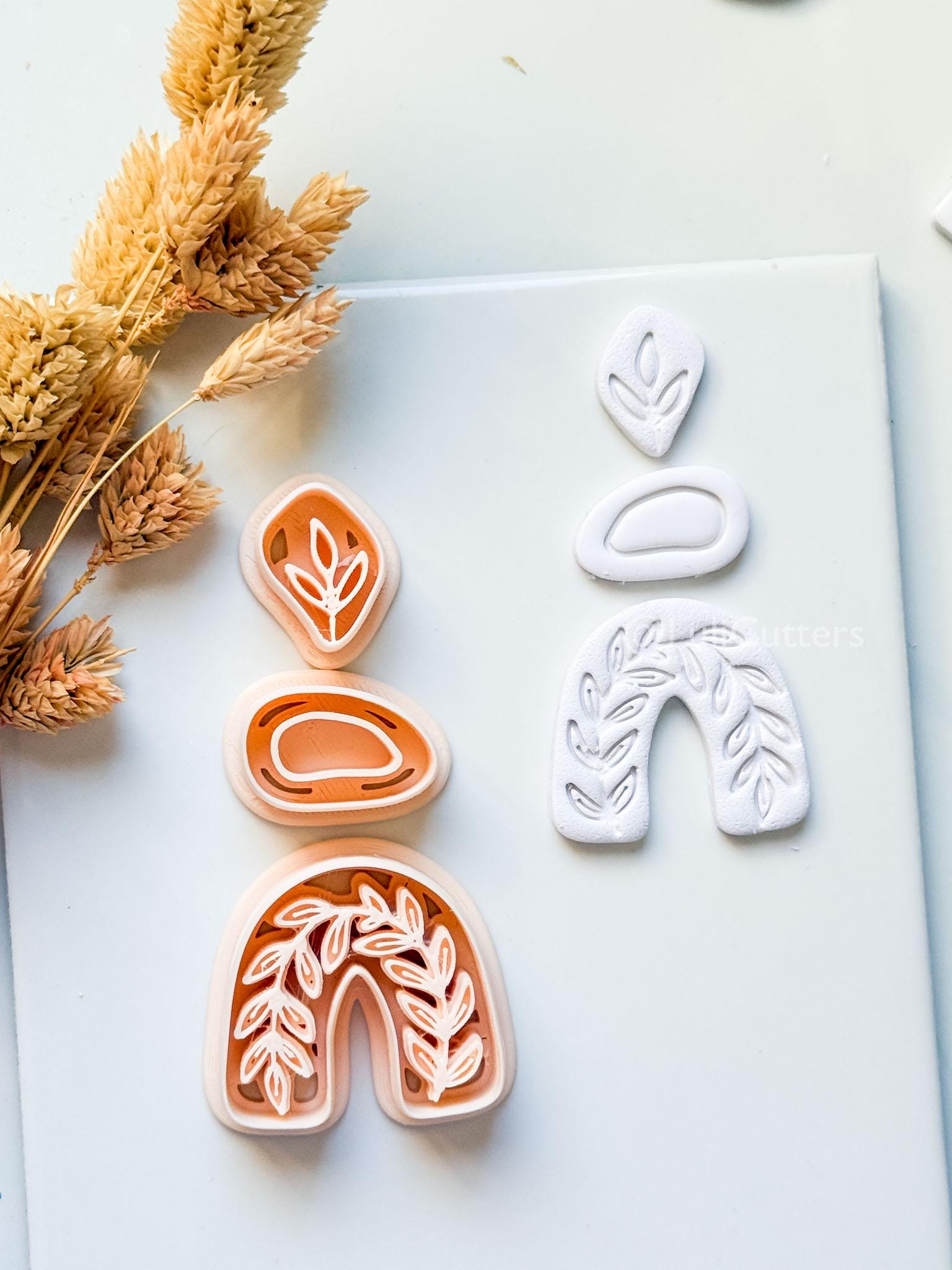 Neris Arch Clay Cutter: Layered Leafy Arch Dangle Design