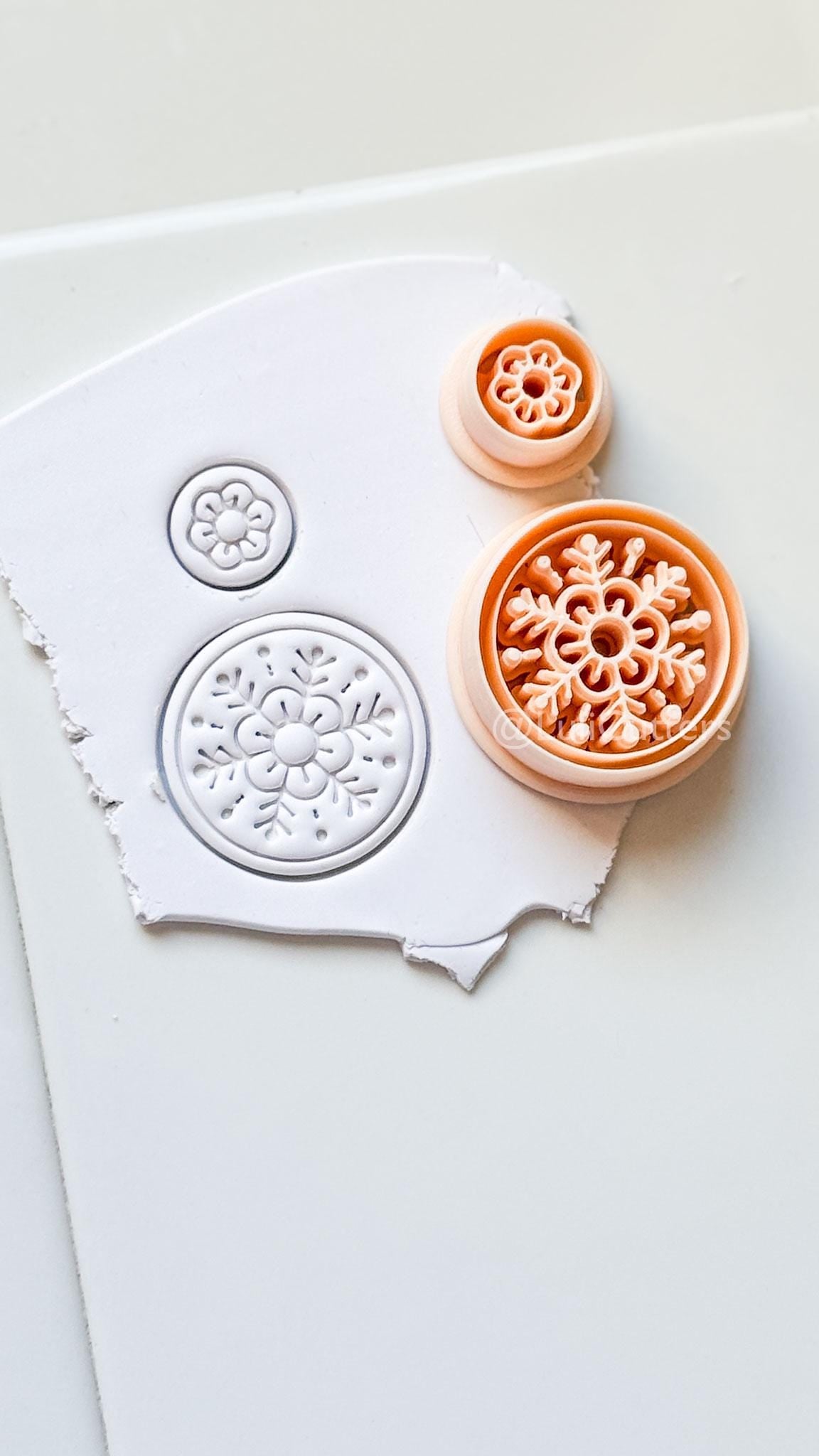 Feya Clay Cutter: Layered Round Floral Snowflake Design