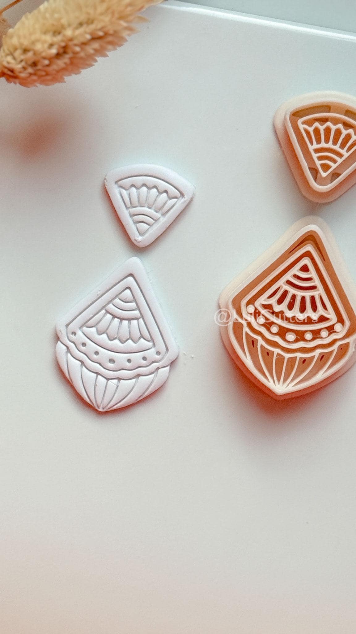 Verena Clay Cutter: Geometric Fan Drop Design