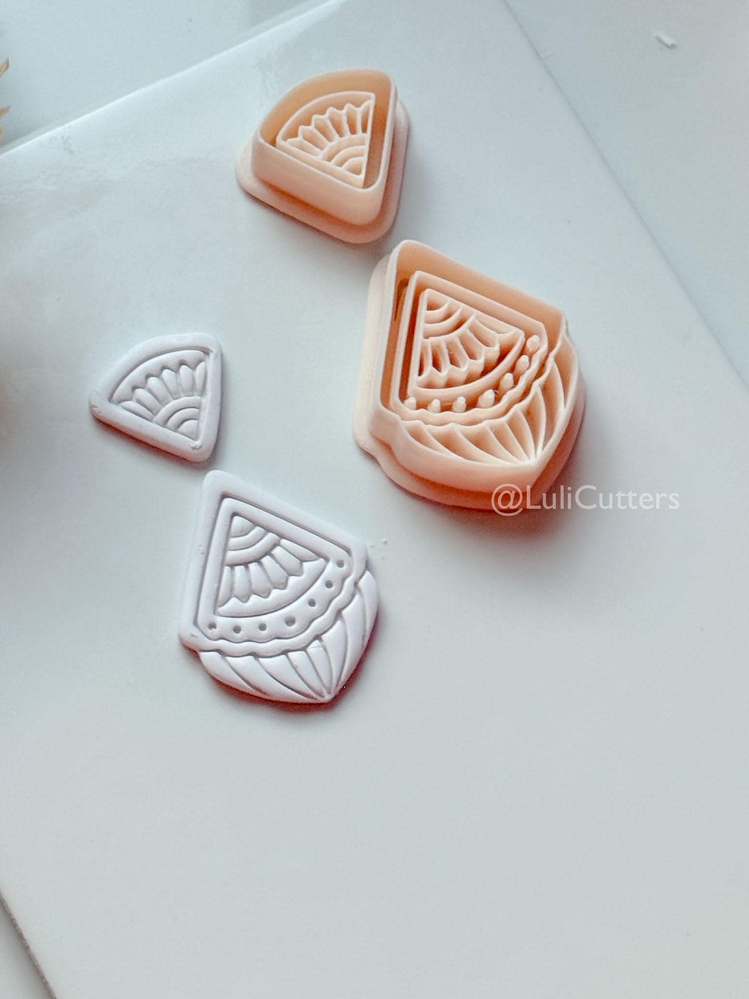 Verena Clay Cutter: Geometric Fan Drop Design