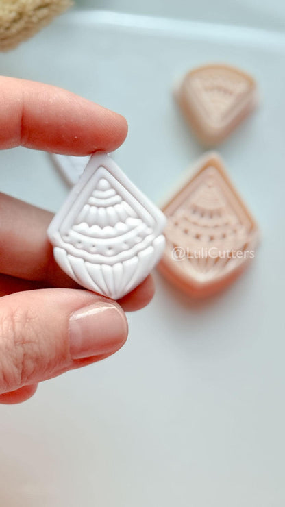 Verena Clay Cutter: Geometric Fan Drop Design