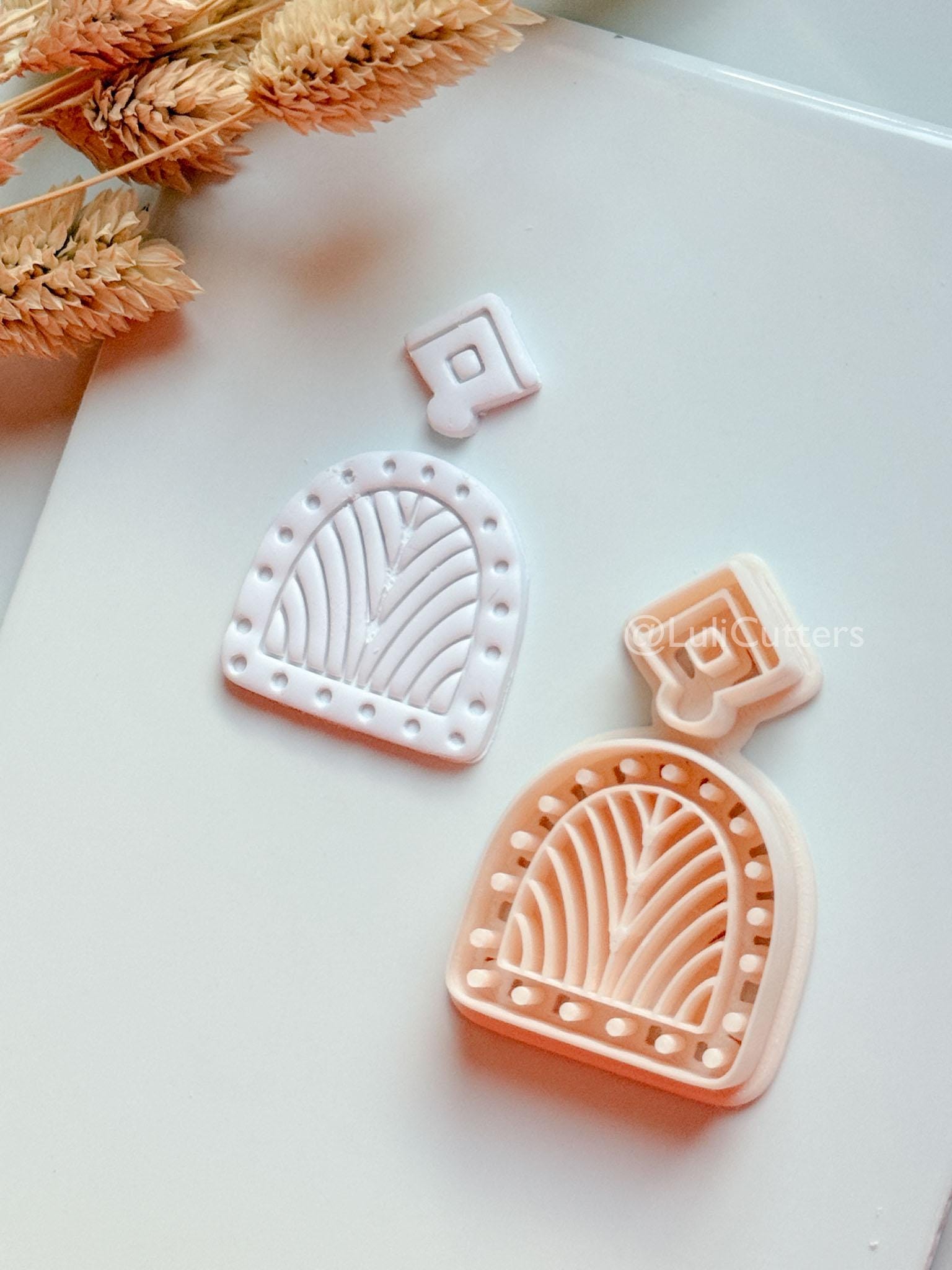 Nura Clay Cutter: Layered Geometric Arch Dangle Design