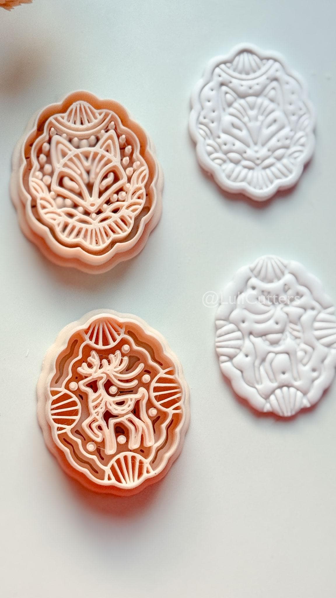 Aurora Fox Clay Cutter: Oval Woodland Fox Design