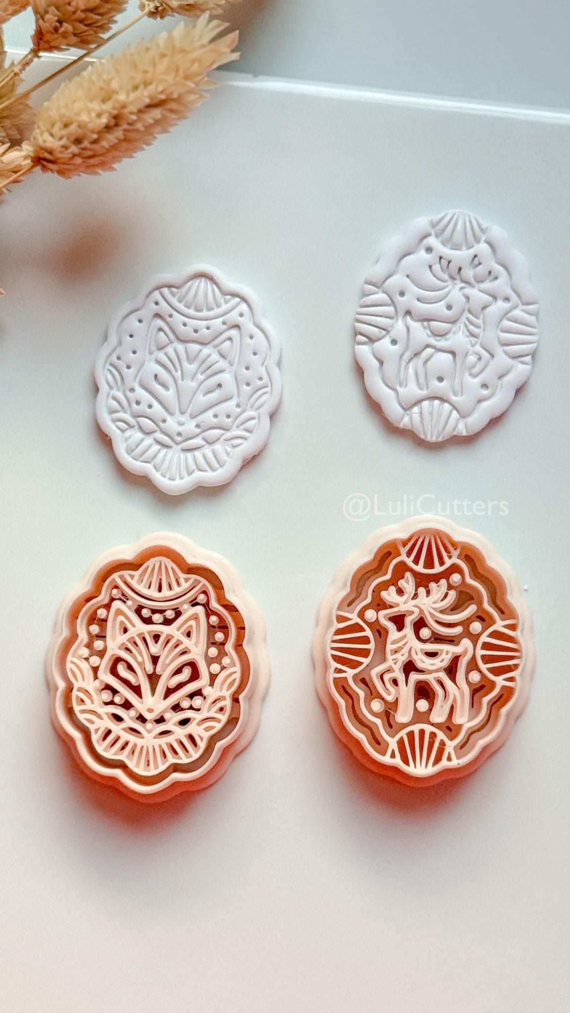 Aurora Fox Clay Cutter: Oval Woodland Fox Design