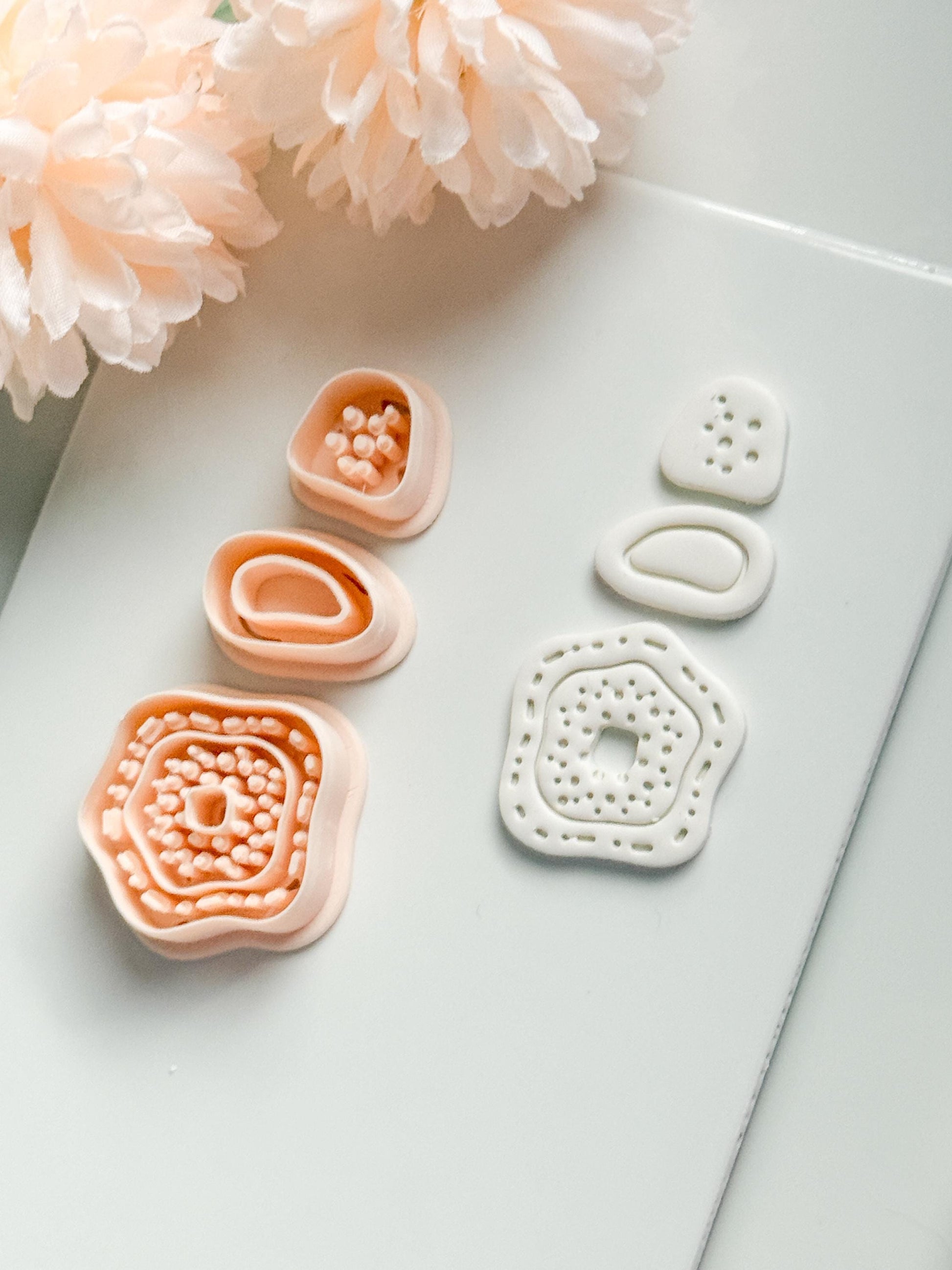 Nolia Dots Clay Cutter: Layered Organic Dot Pattern Design