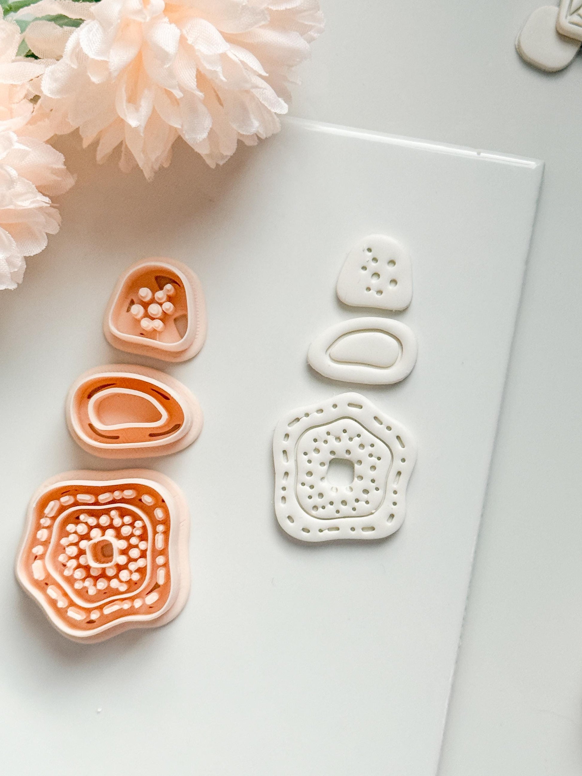 Nolia Dots Clay Cutter: Layered Organic Dot Pattern Design