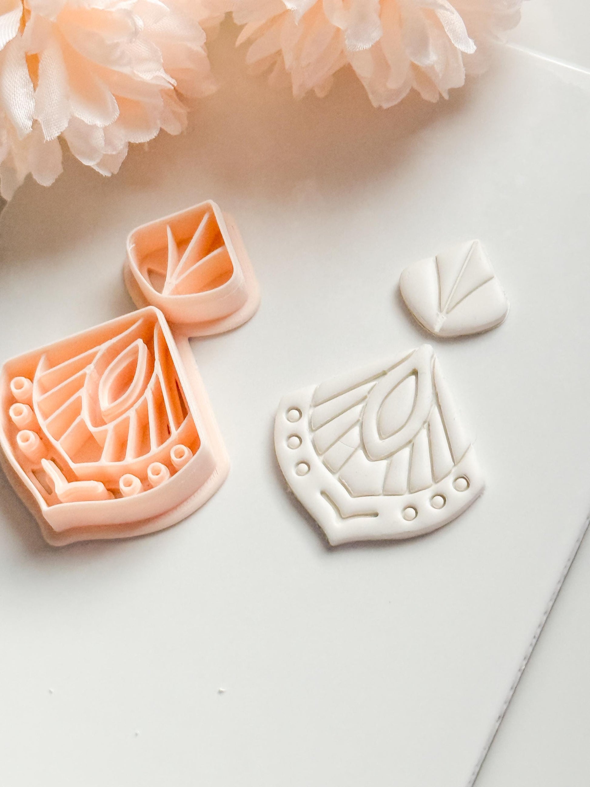 Dalina Fan Clay Cutter: Art Deco Polymer Clay Earring Shape