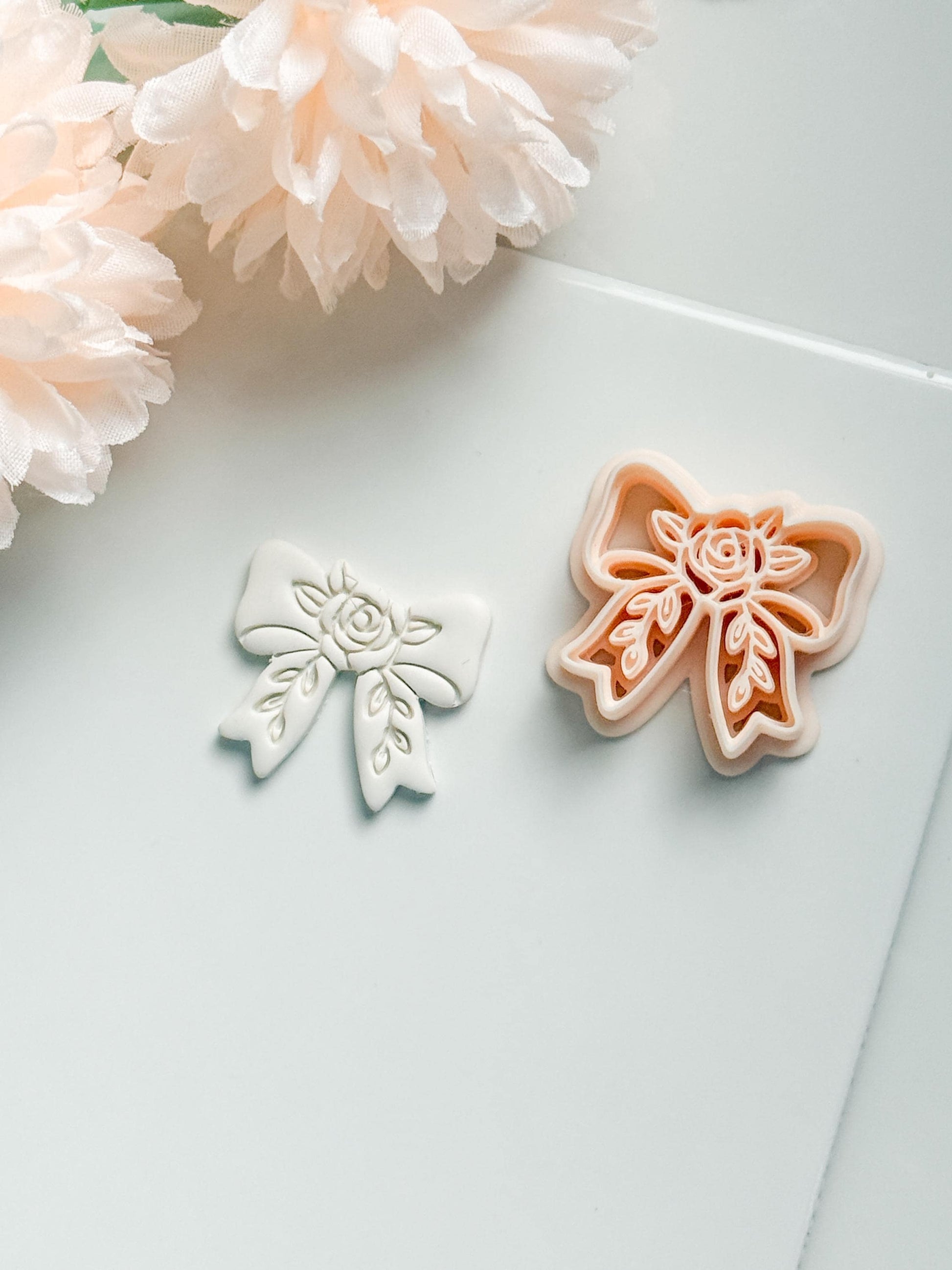 Bow Rosa Floral Clay Cutter: Rose Bloom Bow with Leaf Details