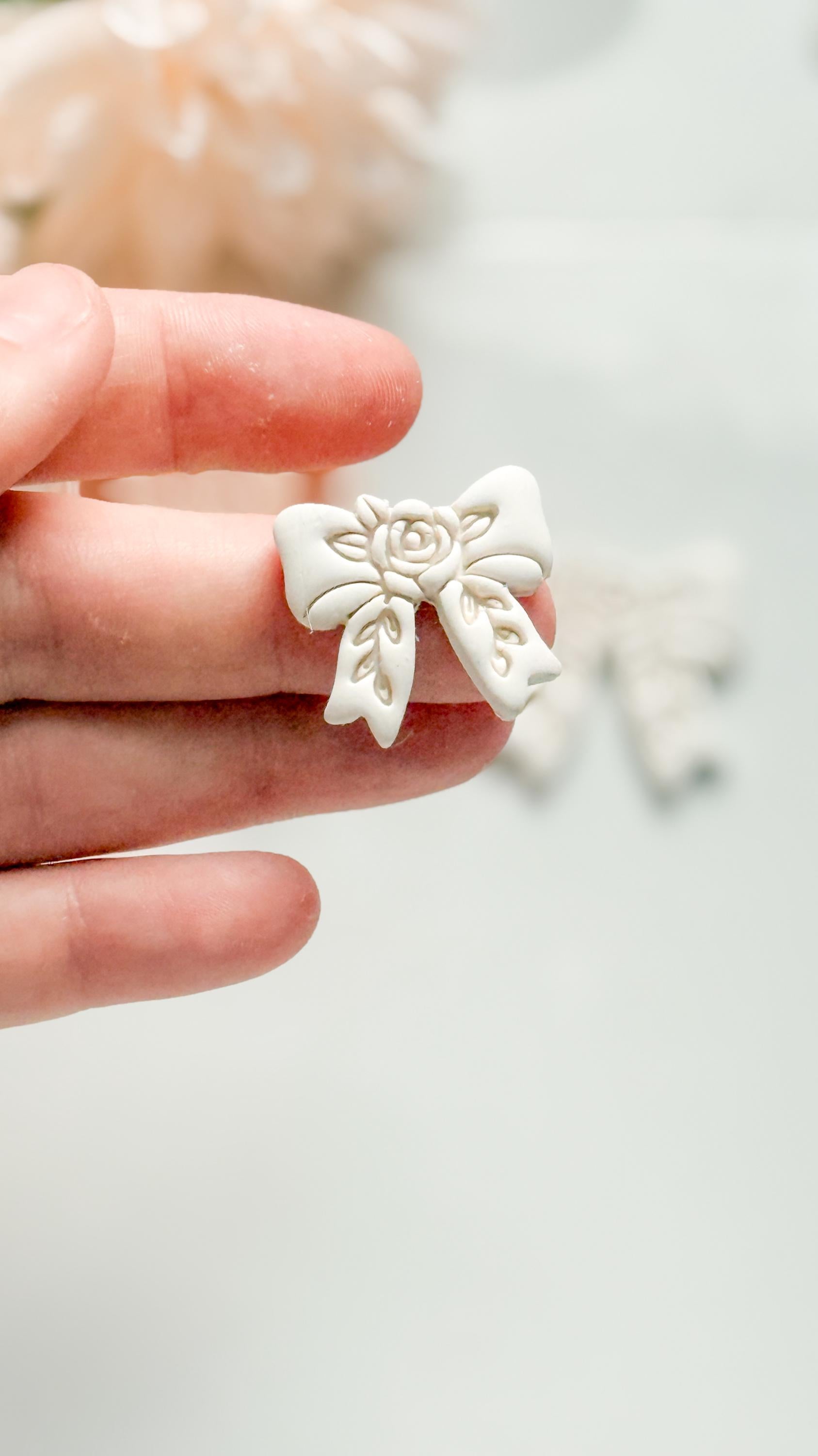 Bow Rosa Floral Clay Cutter: Rose Bloom Bow with Leaf Details