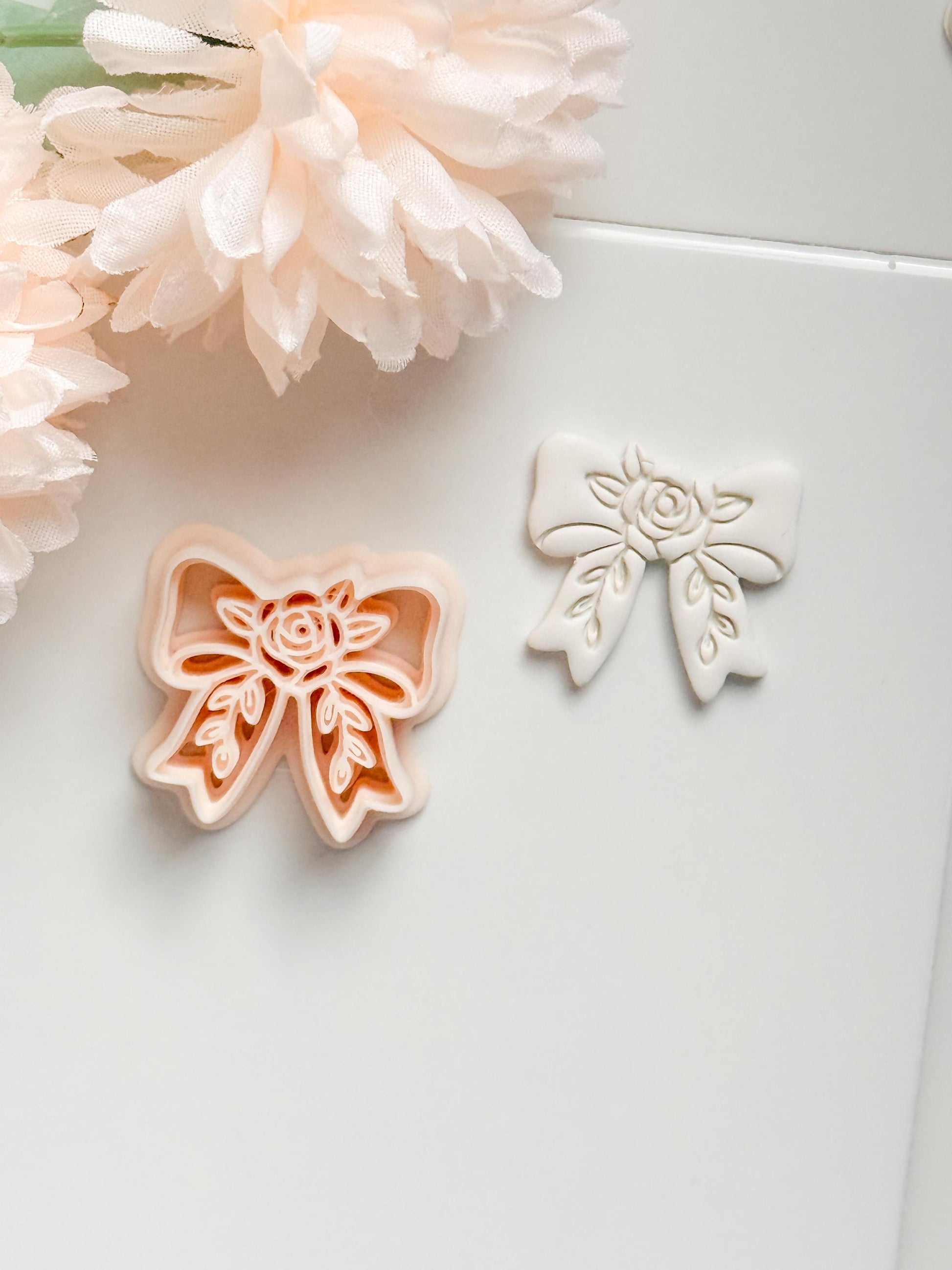 Bow Rosa Floral Clay Cutter: Rose Bloom Bow with Leaf Details
