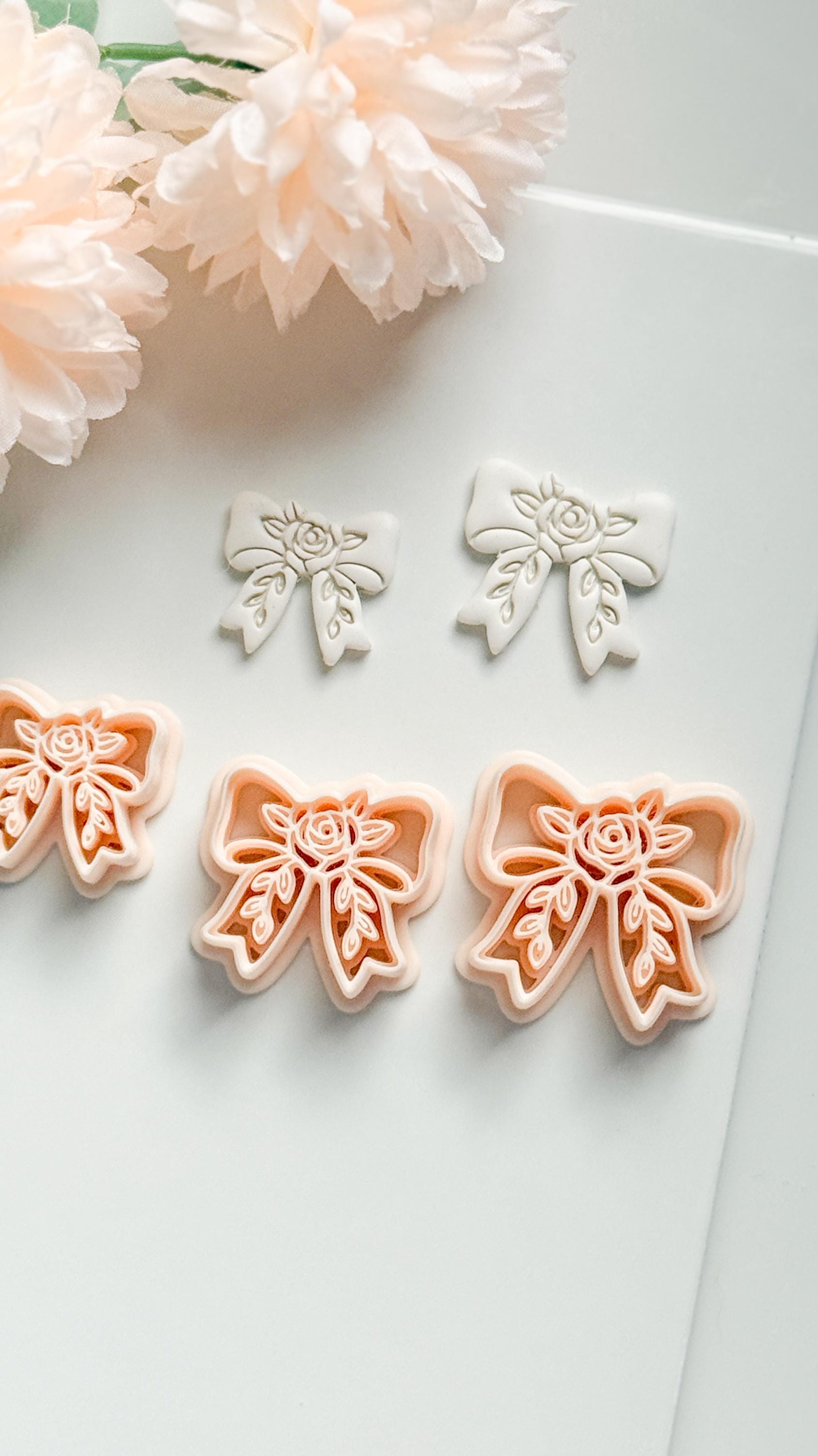 Bow Rosa Floral Clay Cutter: Rose Bloom Bow with Leaf Details
