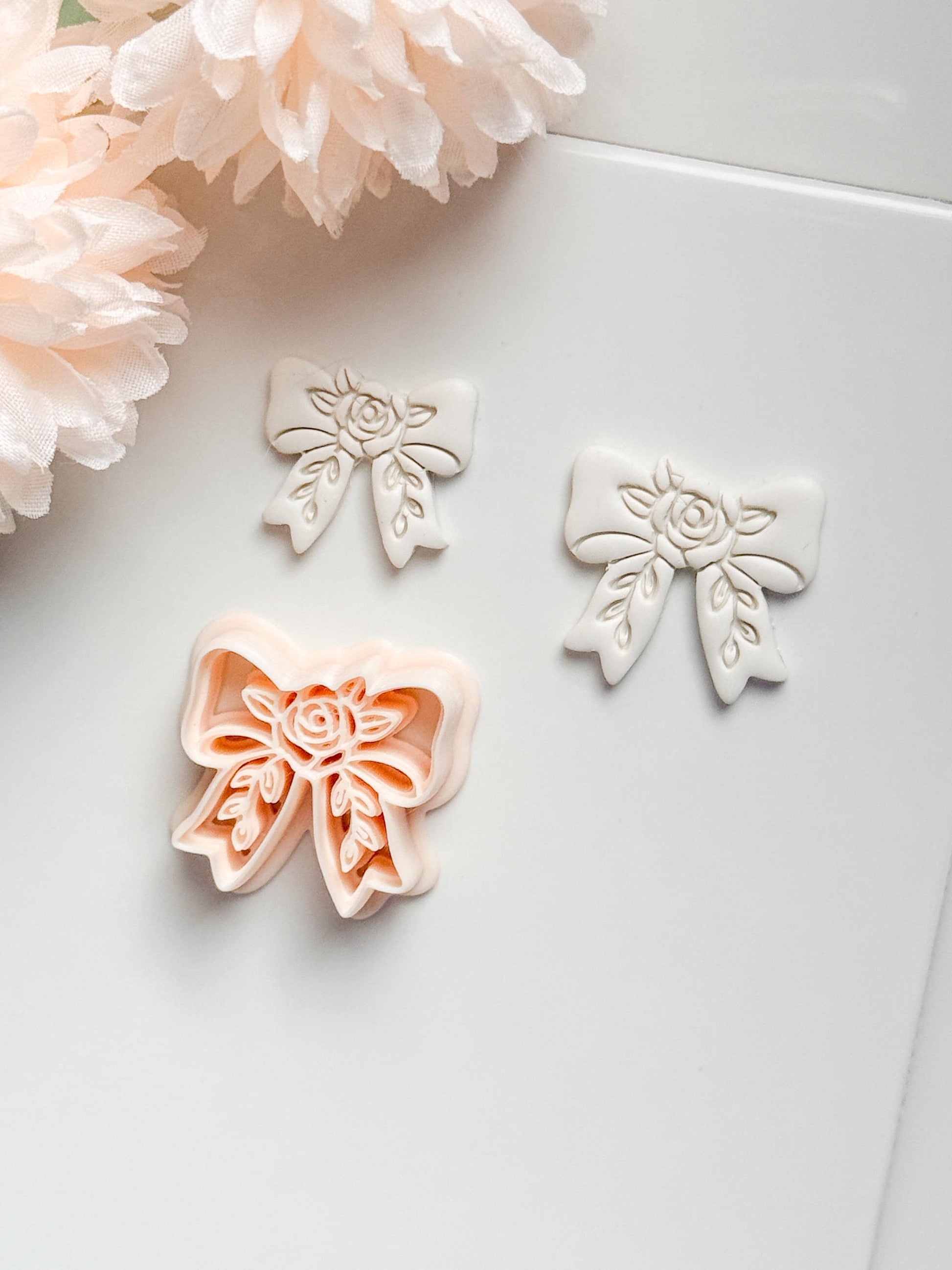 Bow Rosa Floral Clay Cutter: Rose Bloom Bow with Leaf Details