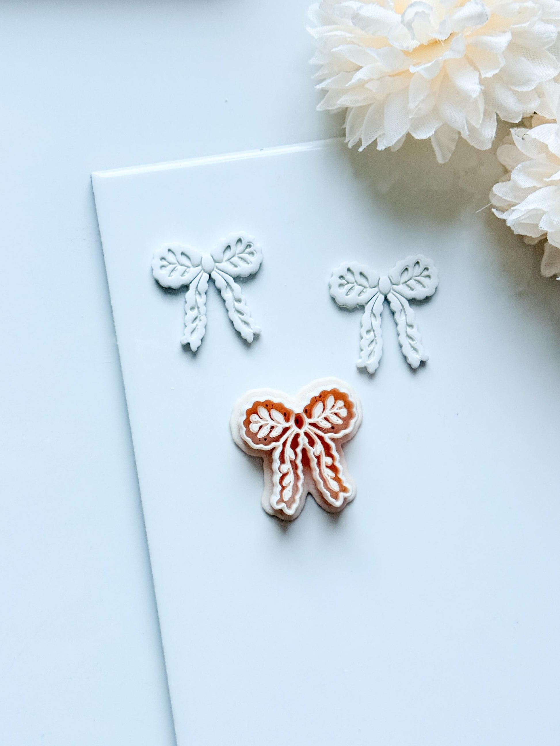 Laurel Loop Bow Clay Cutter: Botanical Ribbon Design