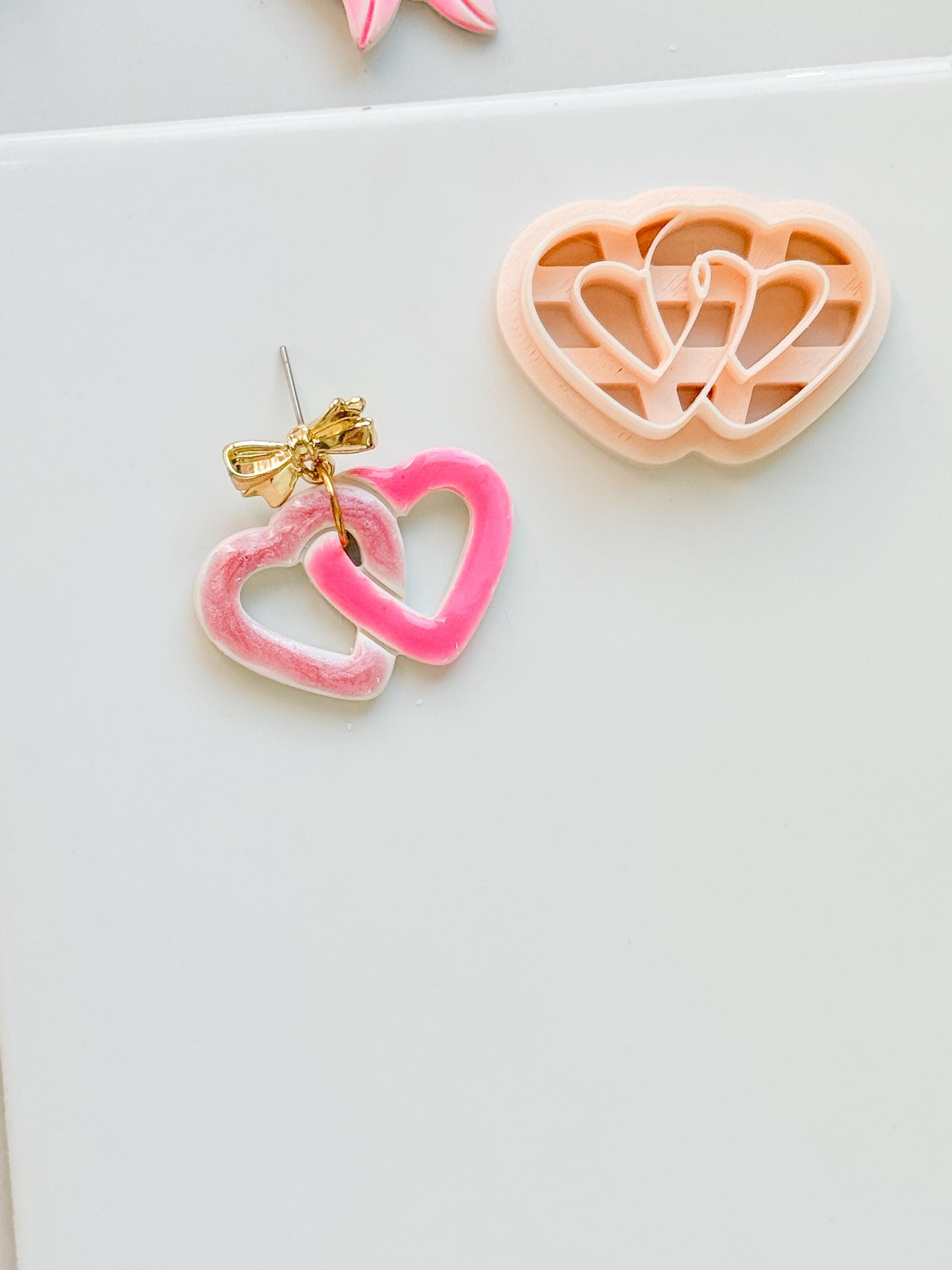 Heartchain Duo Cutter: Interlocking Heart Shape for Polymer Clay