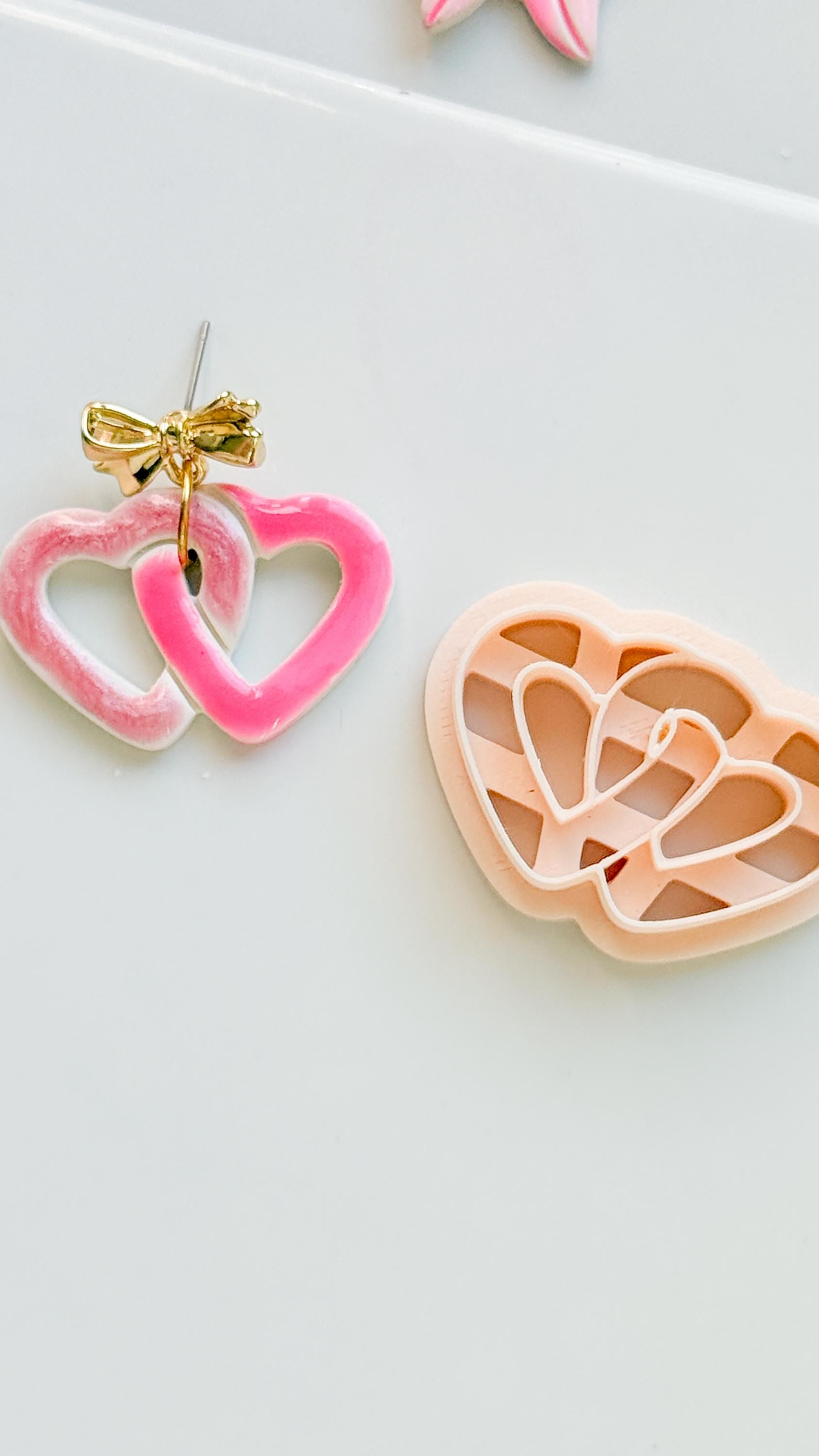 Heartchain Duo Cutter: Interlocking Heart Shape for Polymer Clay