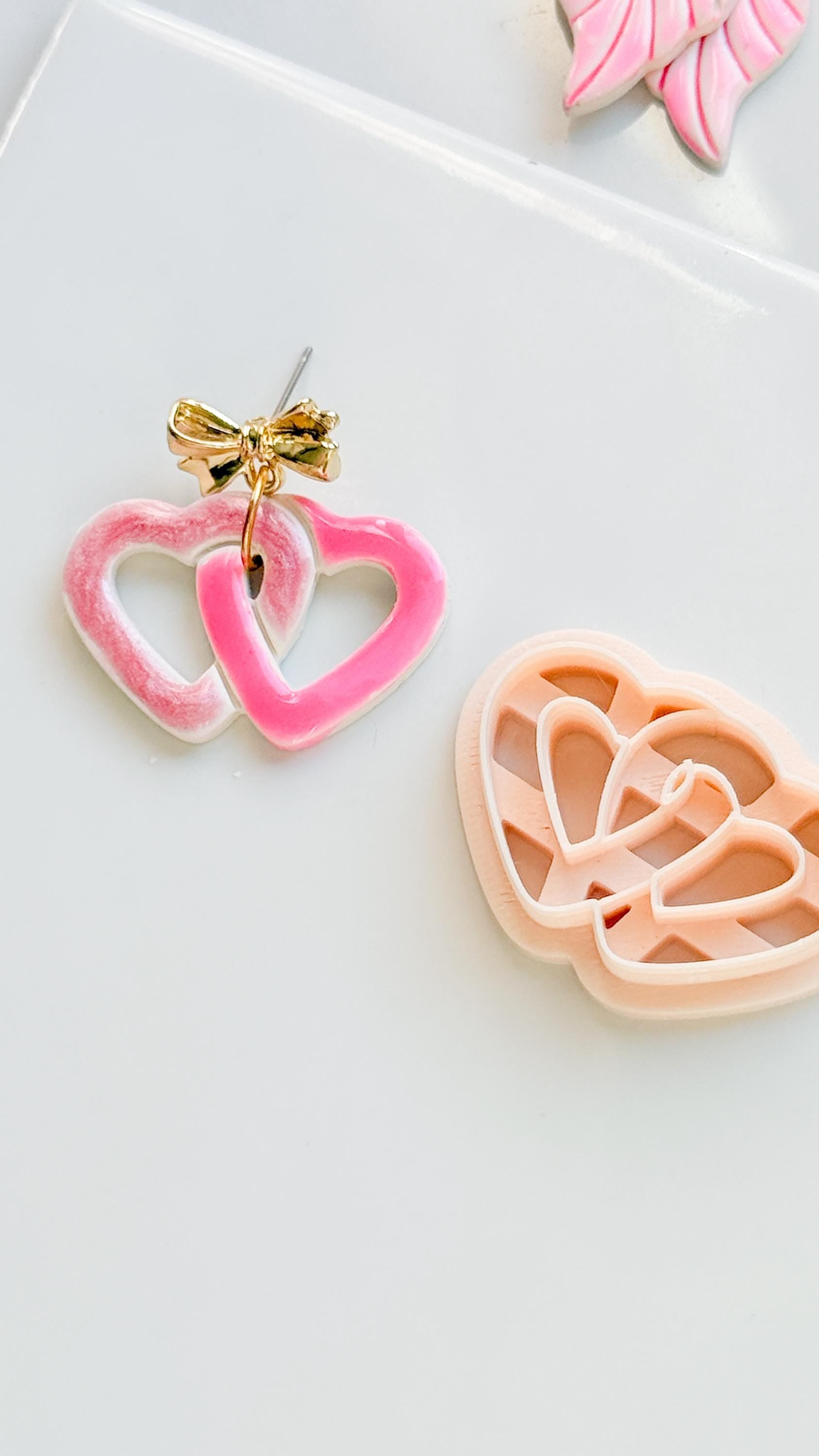 Heartchain Duo Cutter: Interlocking Heart Shape for Polymer Clay