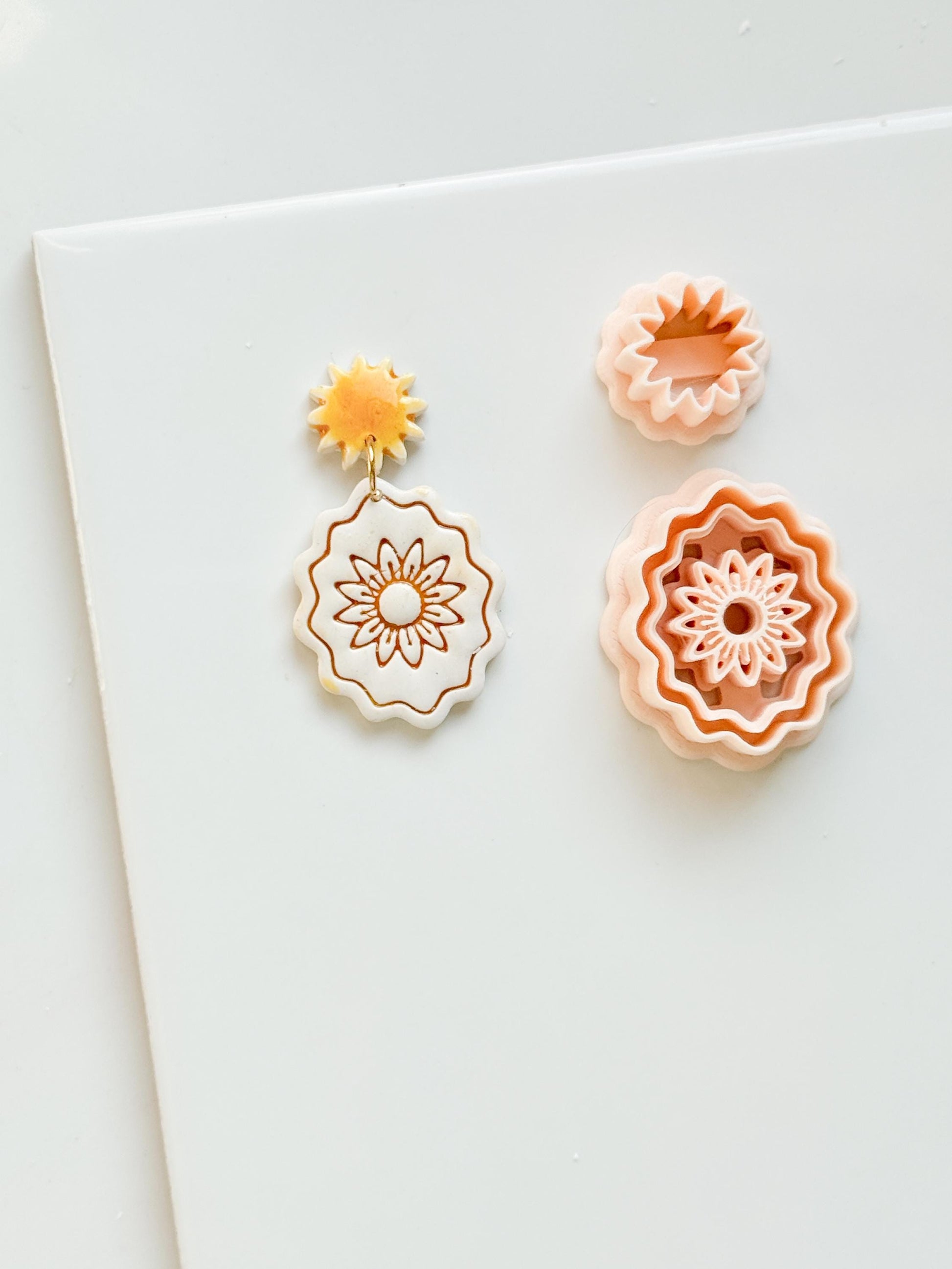 Daisy Crest Cutter Set: Scallop Flower Design for Polymer Clay