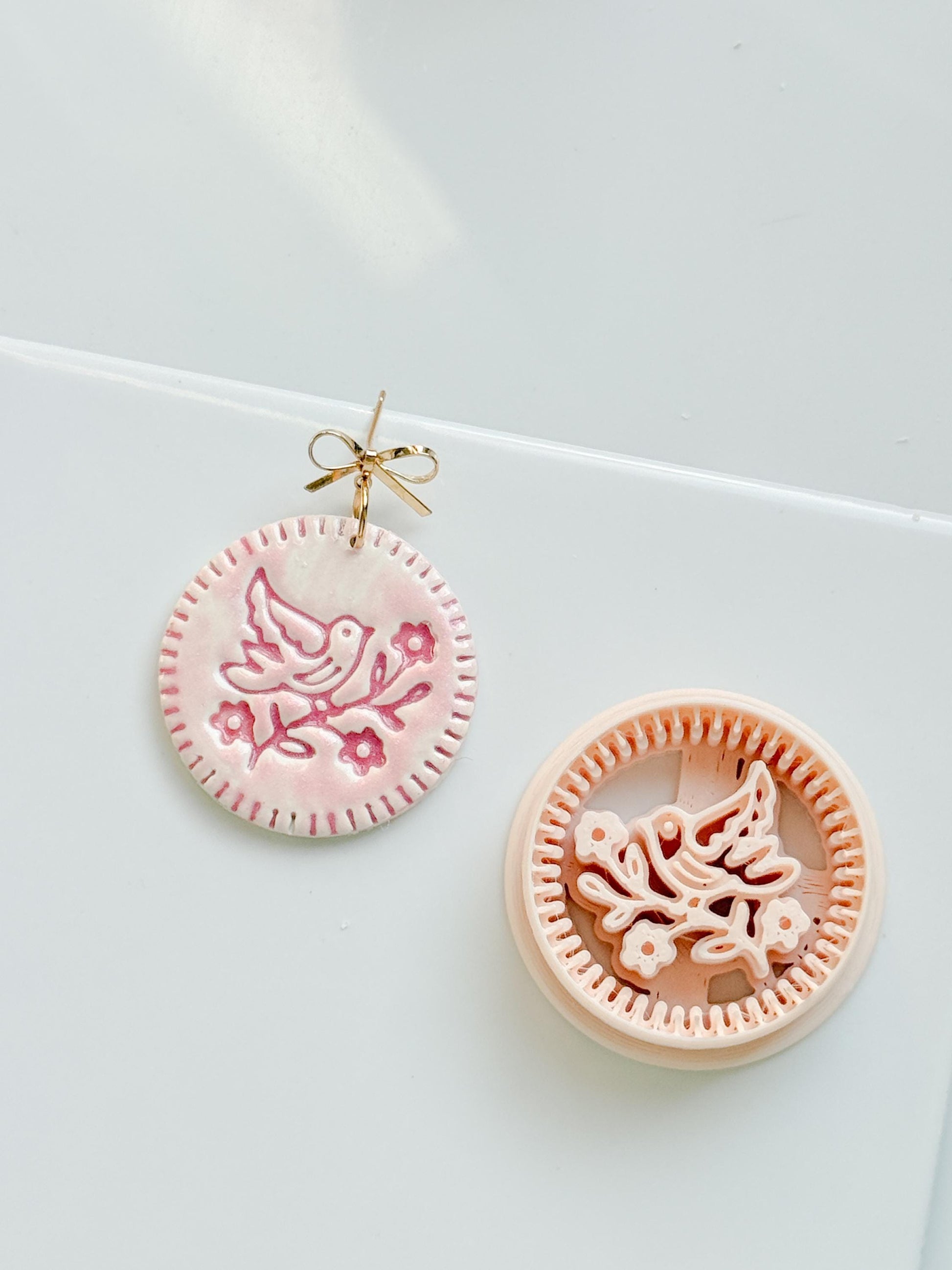 Blossom Birdie Clay Cutter: Floral Bird Circle
