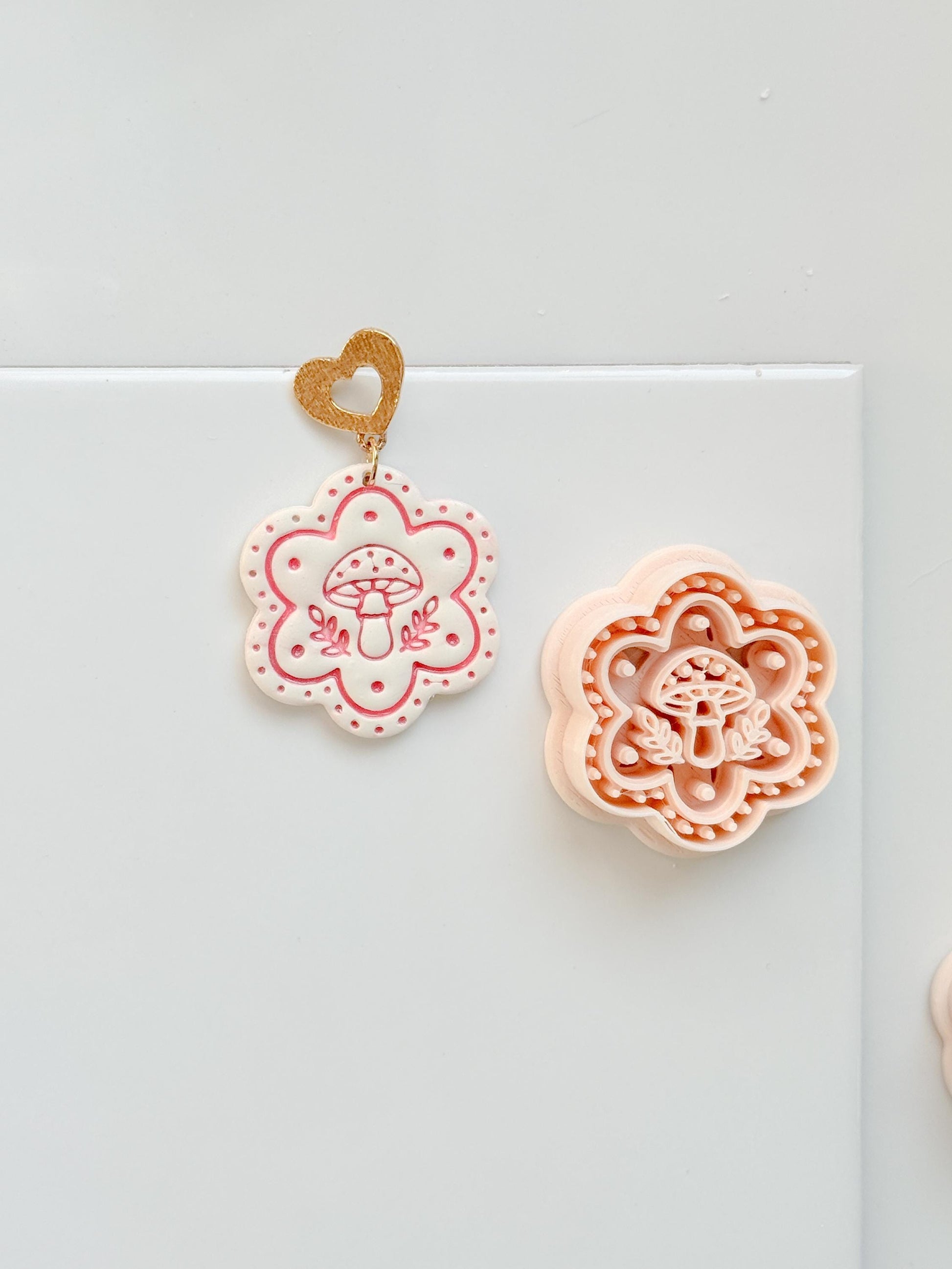 Cottagecap Cutie Clay Cutter: Mushroom Flower