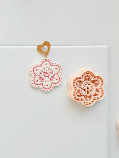 Cottagecap Cutie Clay Cutter: Mushroom Flower