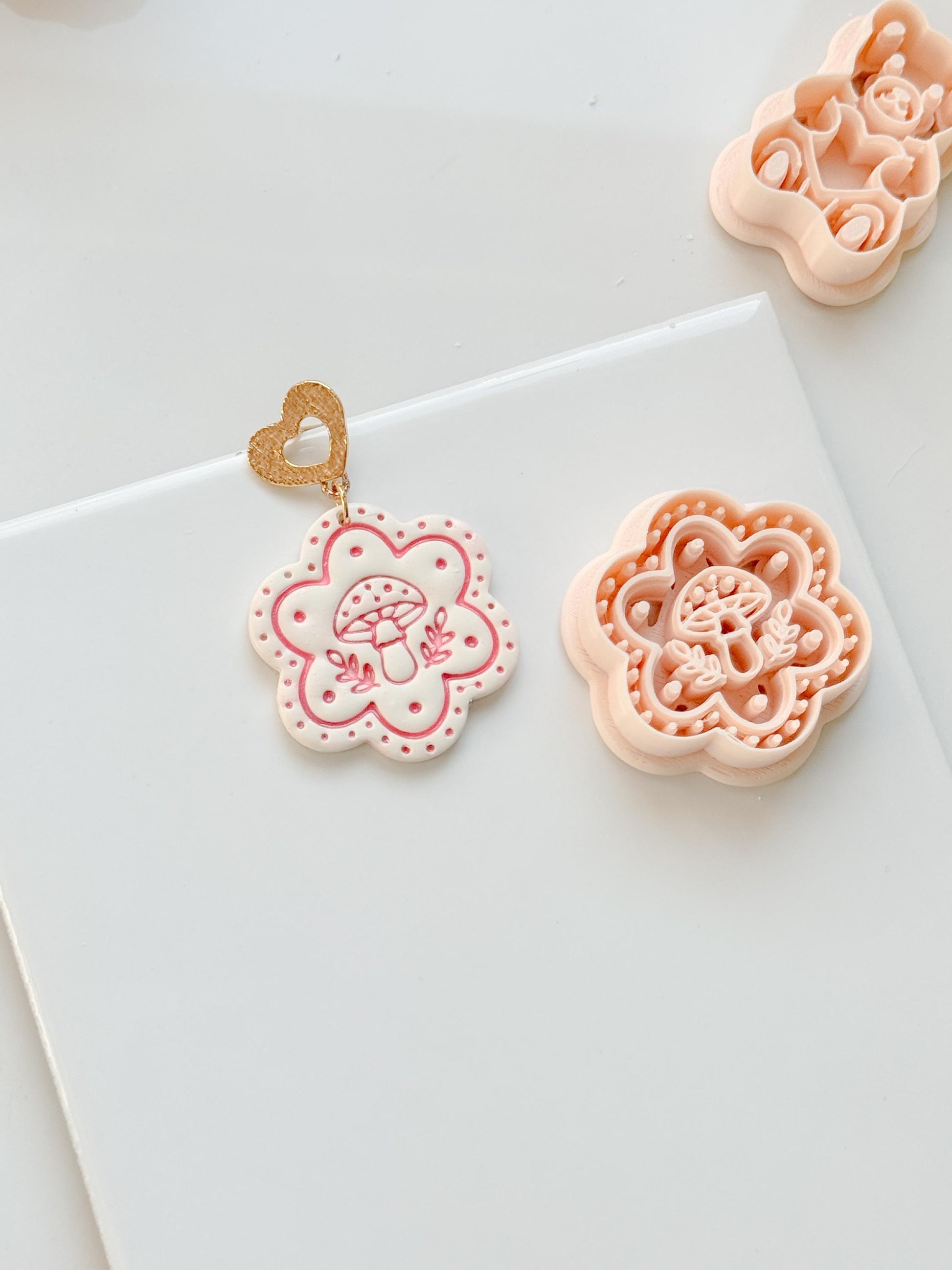Cottagecap Cutie Clay Cutter: Mushroom Flower