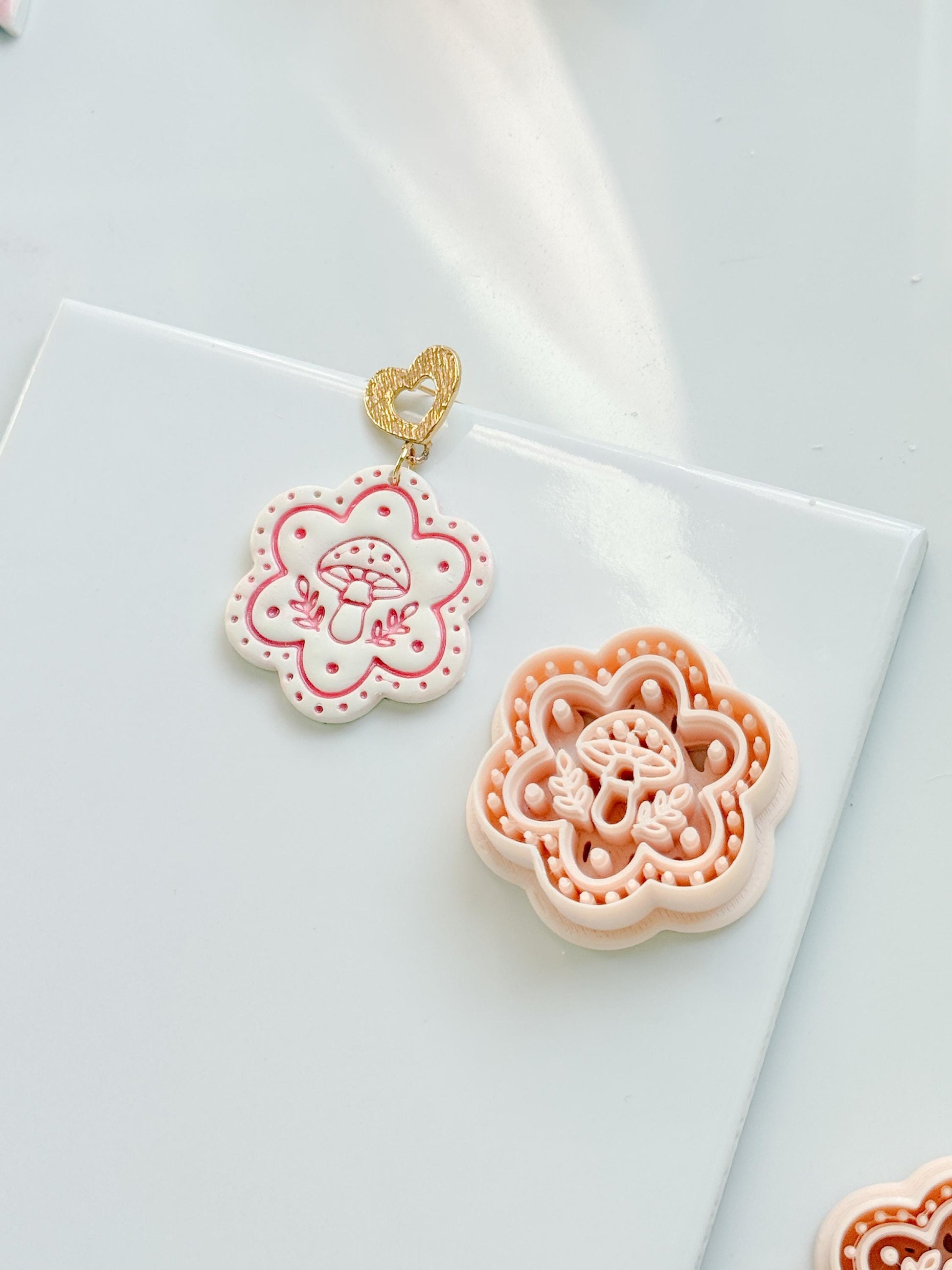 Cottagecap Cutie Clay Cutter: Mushroom Flower