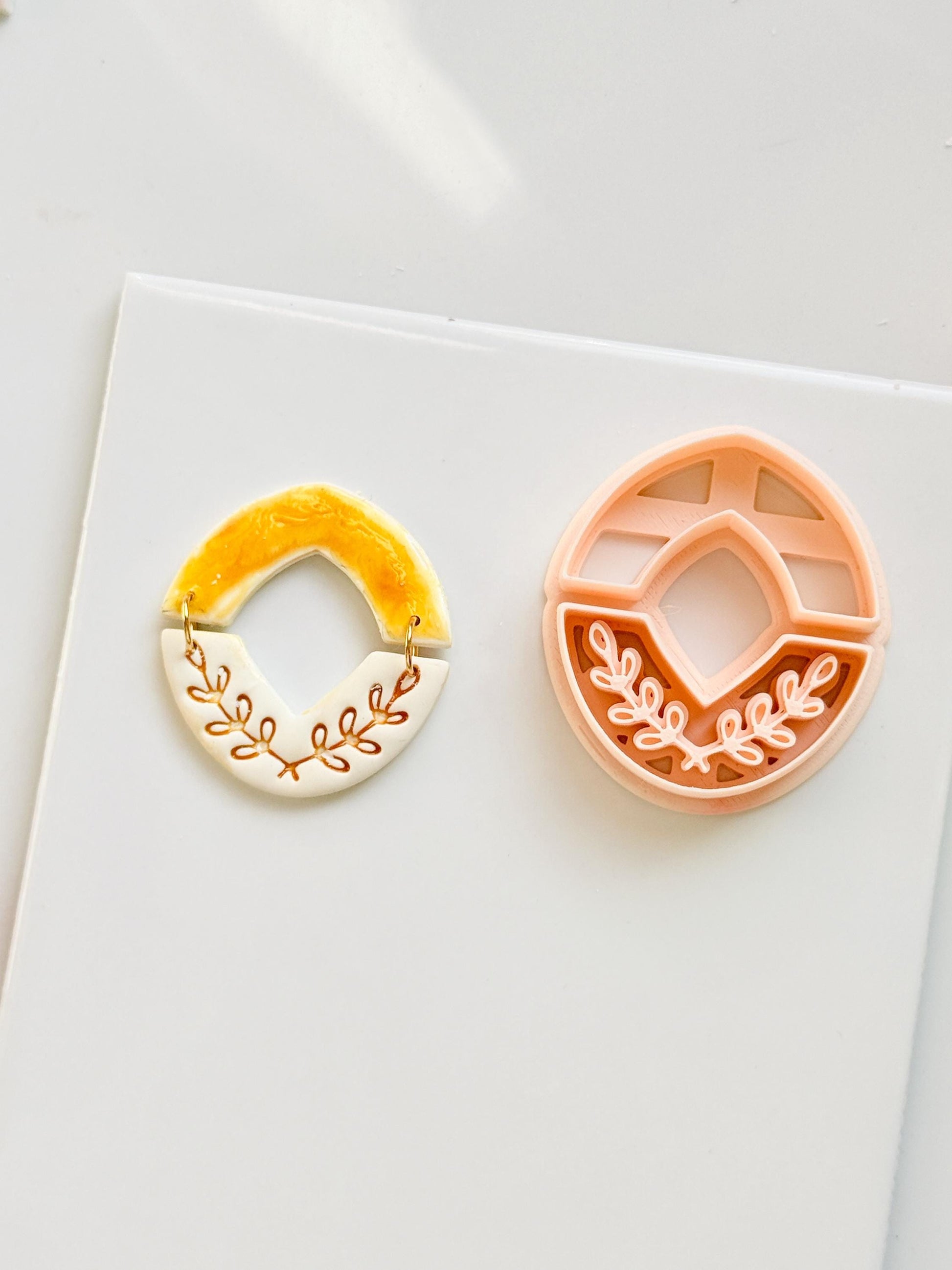 Laurel Arch Duo Clay Cutters: Classic Botanical Frame