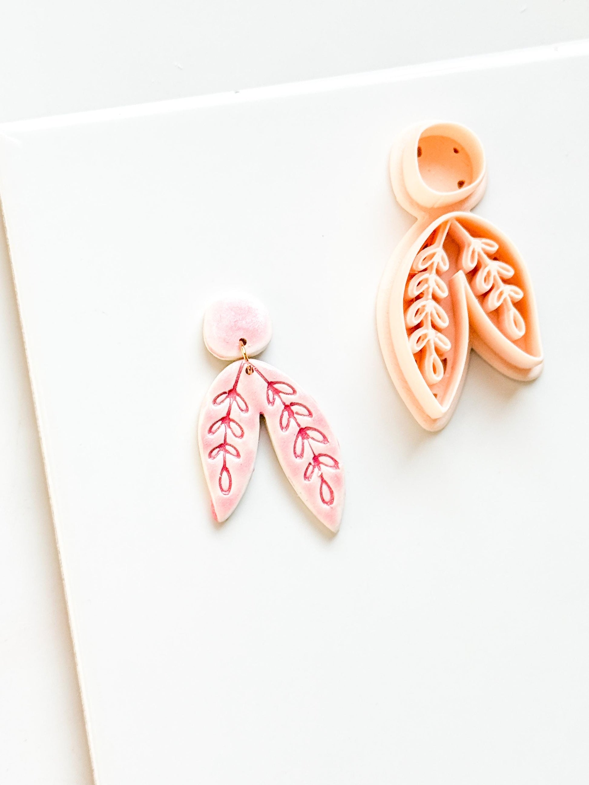 Willow Drop Clay Cutter: Botanical Leaf Dangle Design