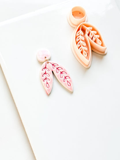 Willow Drop Clay Cutter: Botanical Leaf Dangle Design
