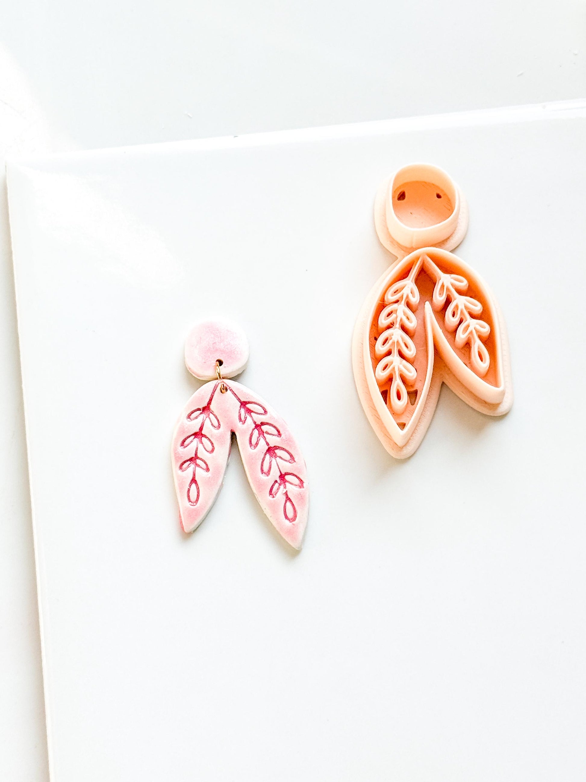 Willow Drop Clay Cutter: Botanical Leaf Dangle Design