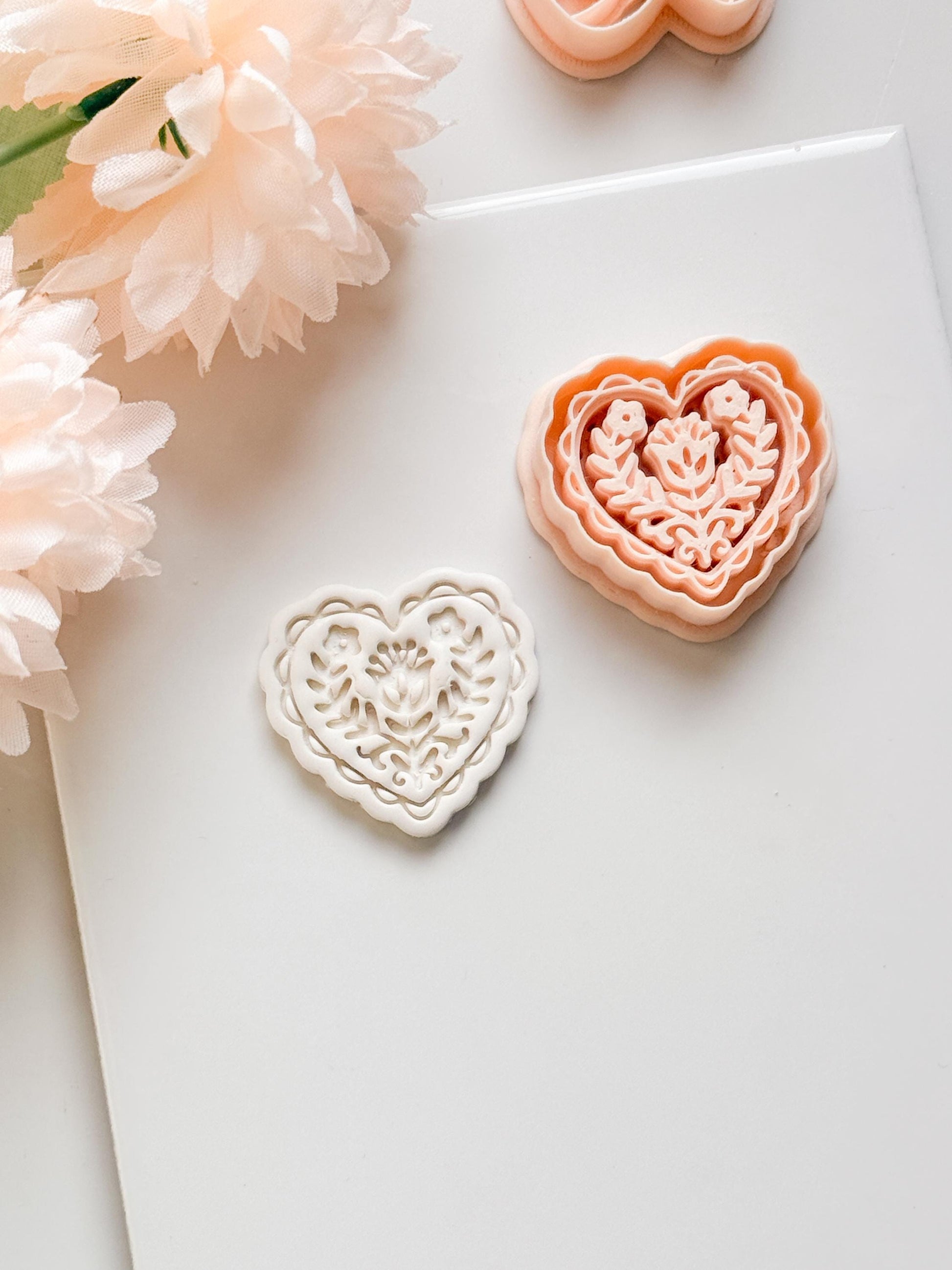Folka Love Clay Cutter Set: Scalloped Heart with Floral Folk Pattern
