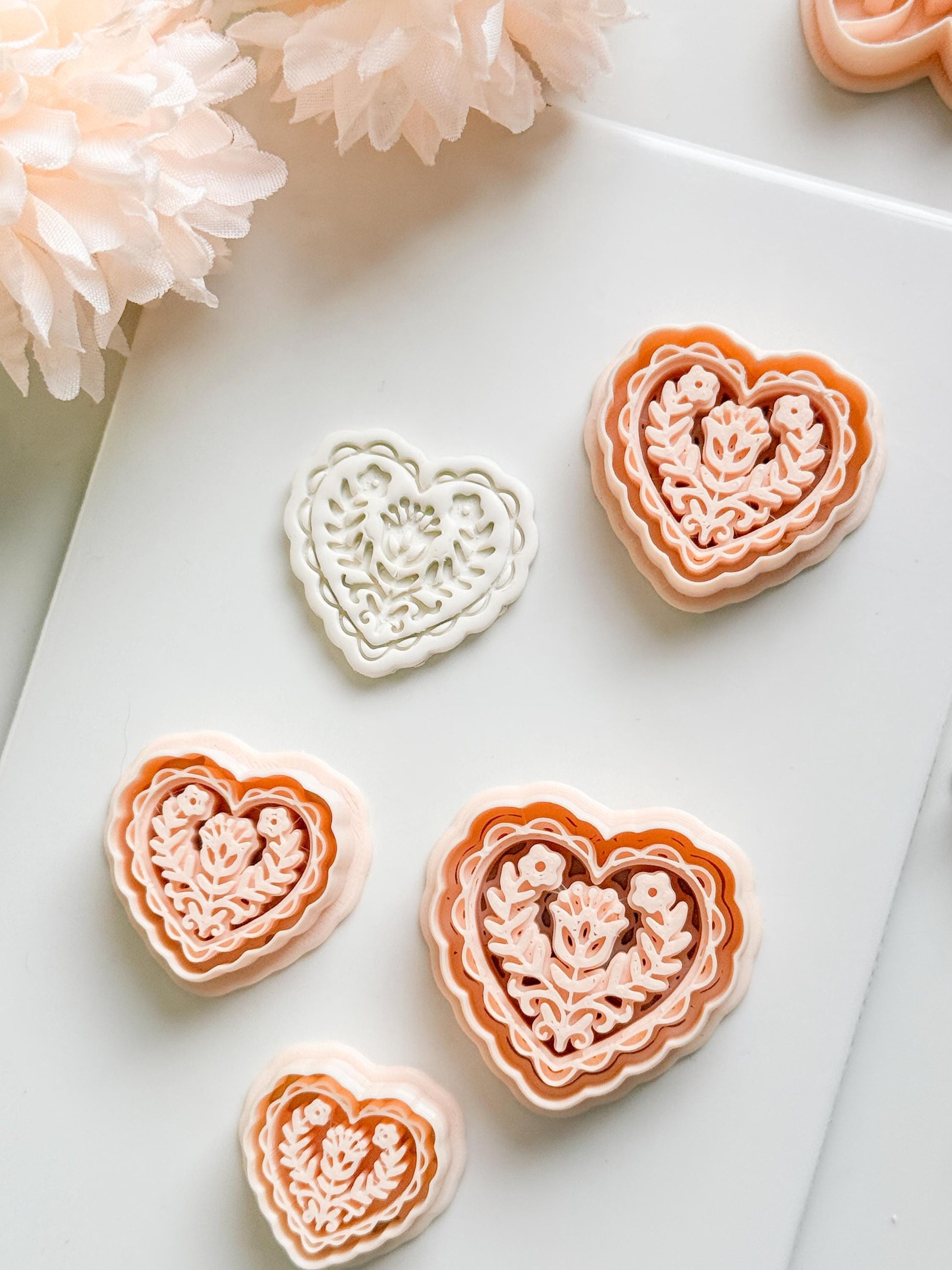 Folka Love Clay Cutter Set: Scalloped Heart with Floral Folk Pattern