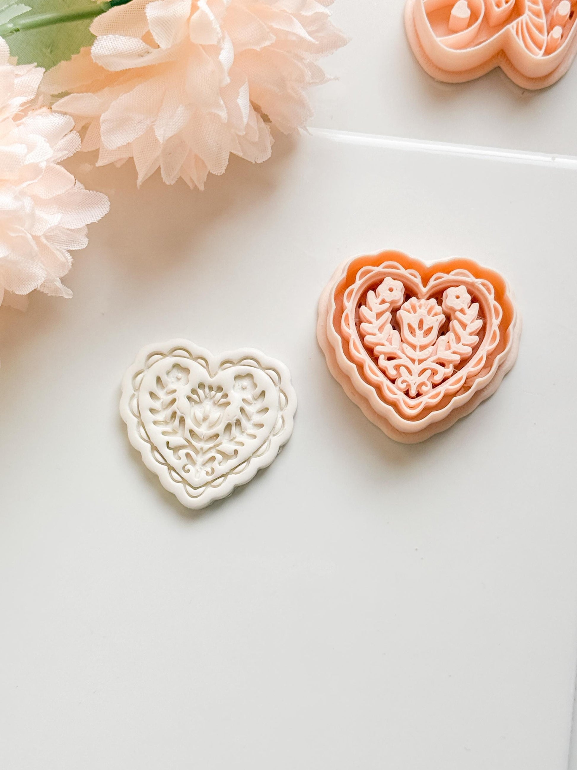 Folka Love Clay Cutter Set: Scalloped Heart with Floral Folk Pattern