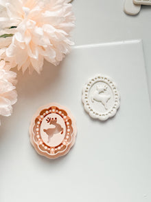 Jolly Deer Clay Cutter: Framed Reindeer Cameo Design