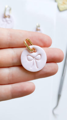 Charm Bowie Clay Cutter: Bow Heart Circle