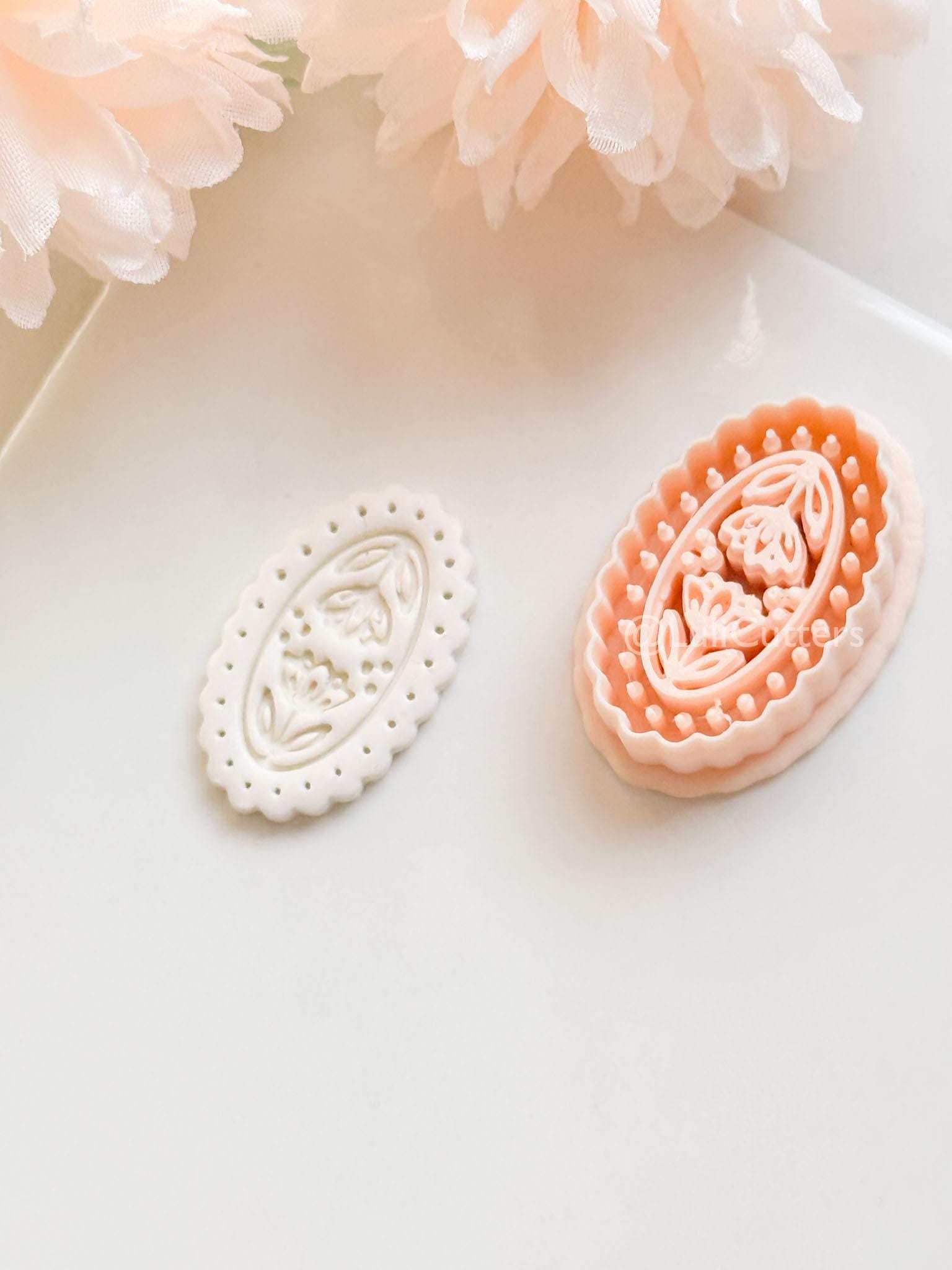 Bloomy Scallop Floral Clay Cutter: Layered Oval with Scalloped Edge