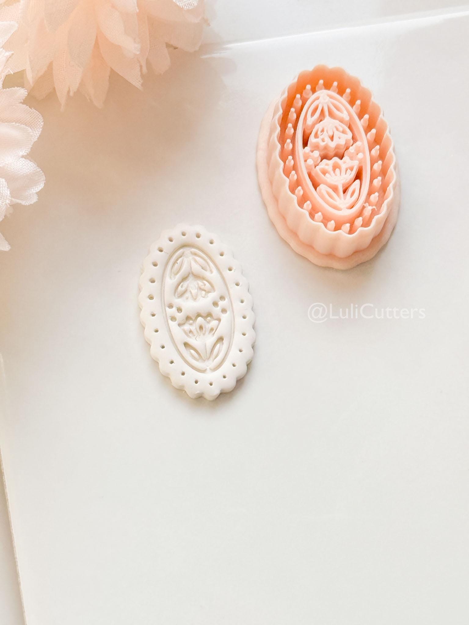 Bloomy Scallop Floral Clay Cutter: Layered Oval with Scalloped Edge