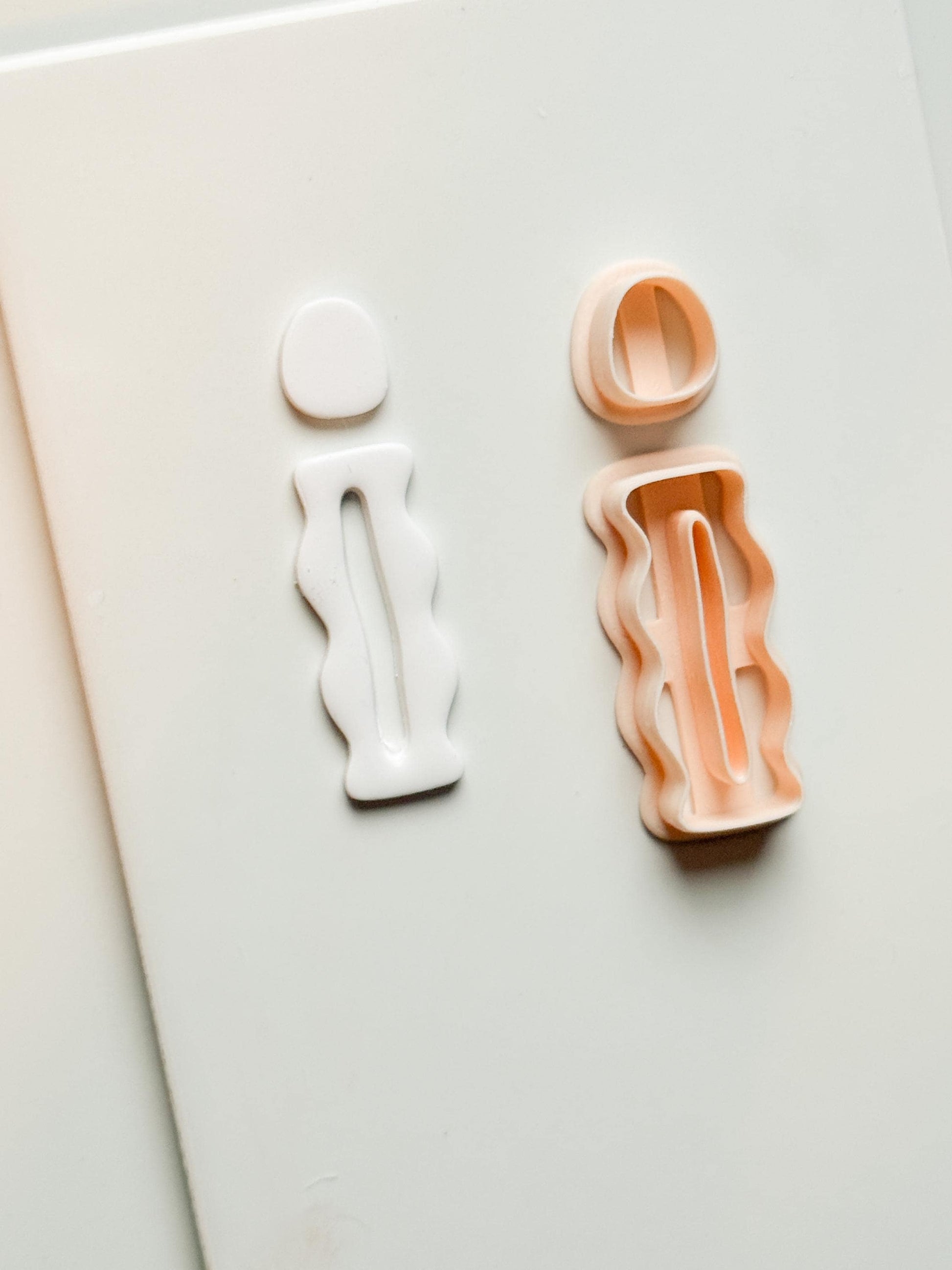 Wavy Pillar Drop Clay Cutters: Sculptural Column Shape