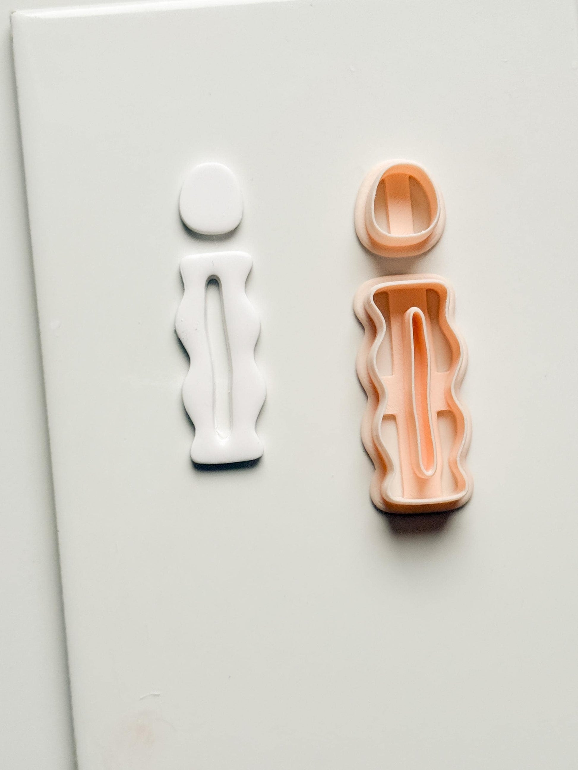 Wavy Pillar Drop Clay Cutters: Sculptural Column Shape