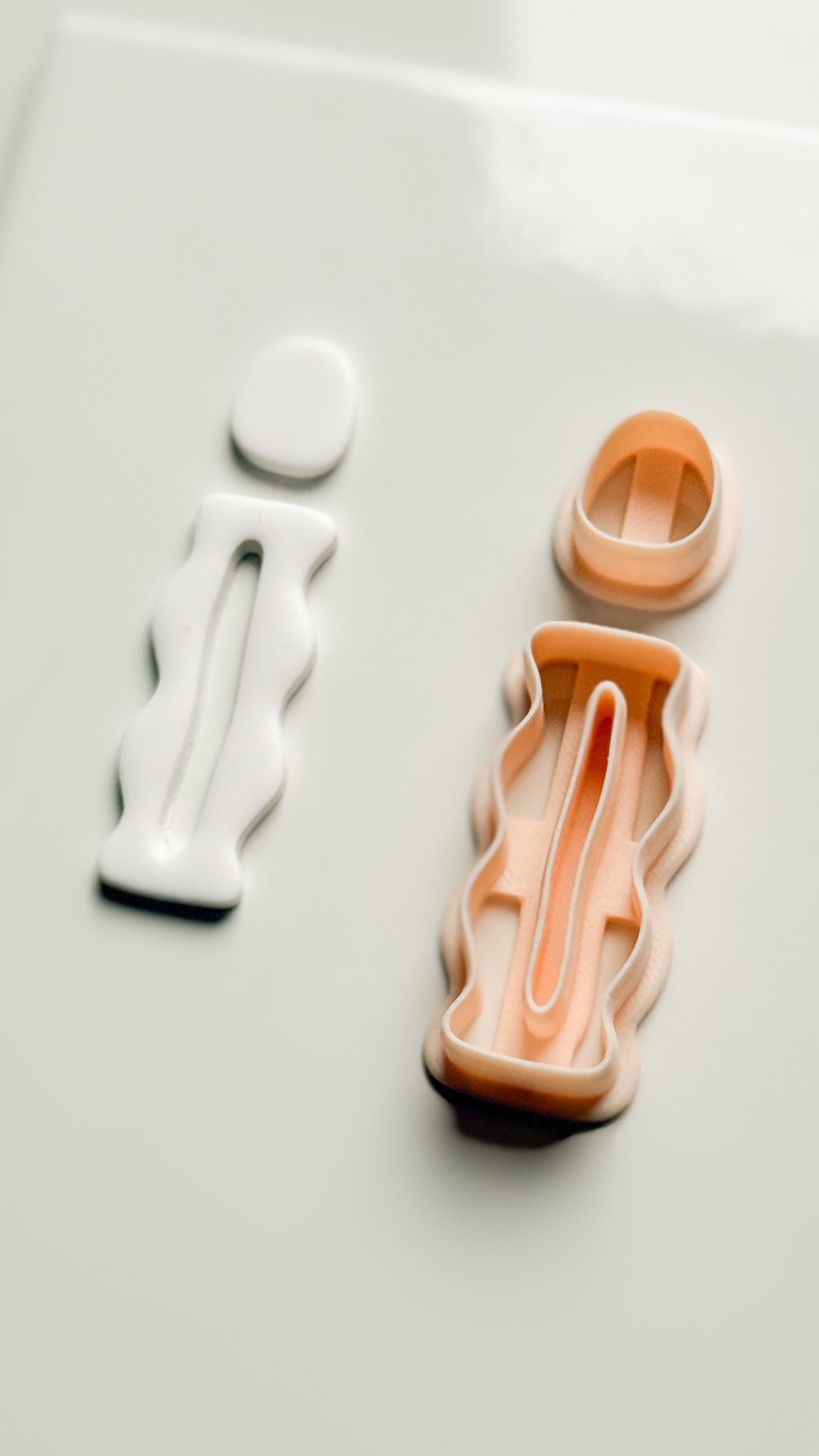 Wavy Pillar Drop Clay Cutters: Sculptural Column Shape