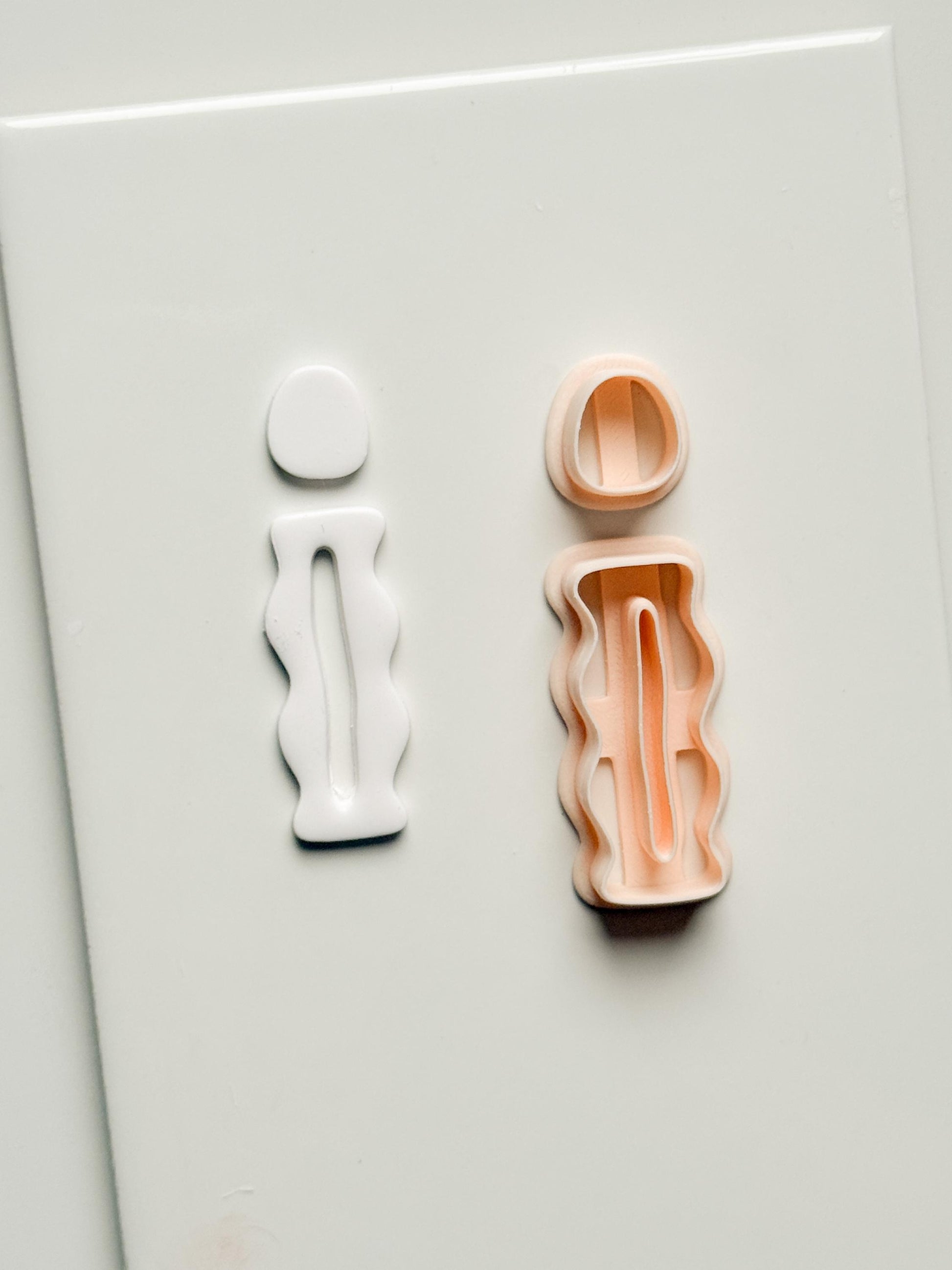 Wavy Pillar Drop Clay Cutters: Sculptural Column Shape