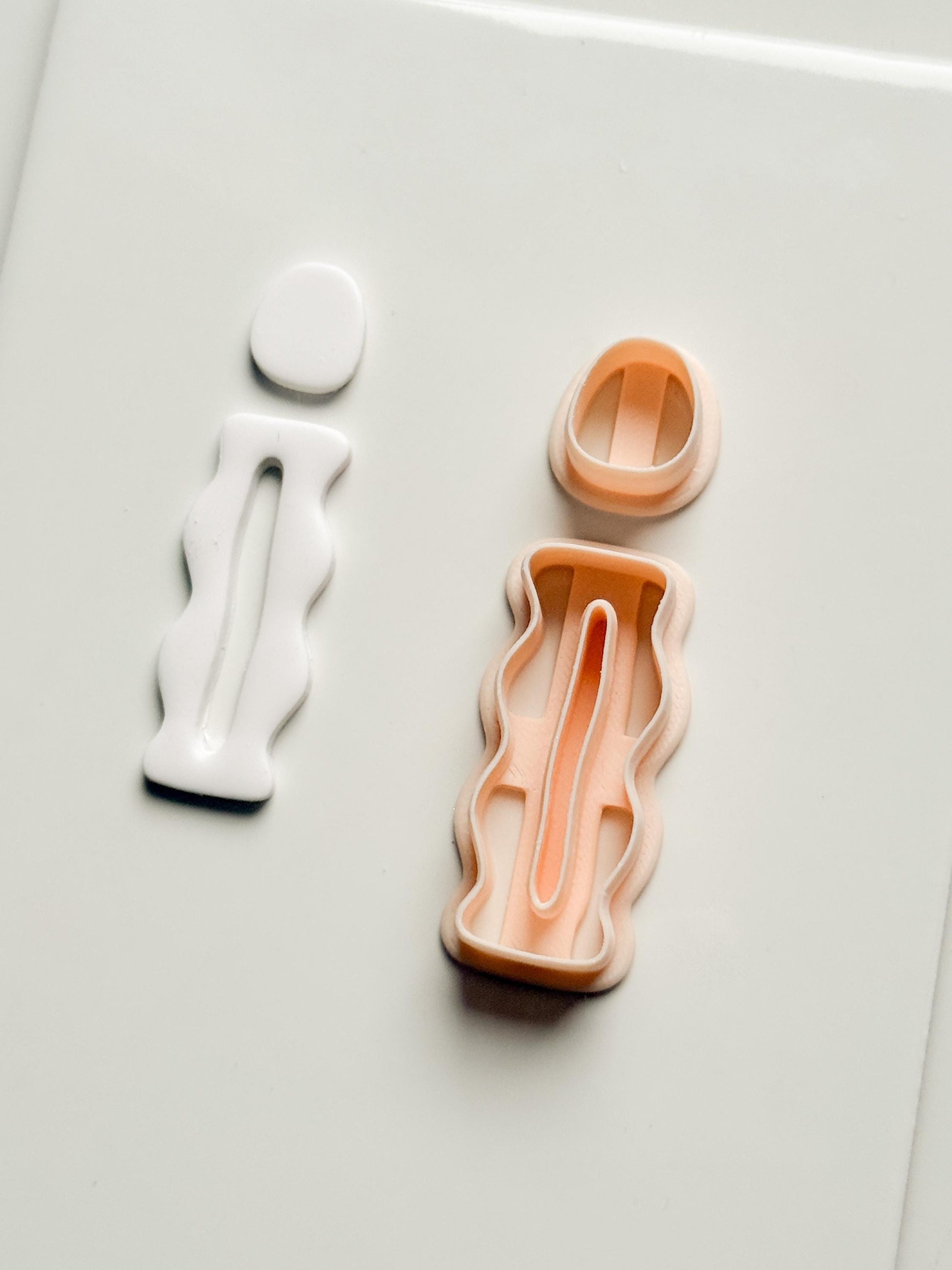 Wavy Pillar Drop Clay Cutters: Sculptural Column Shape