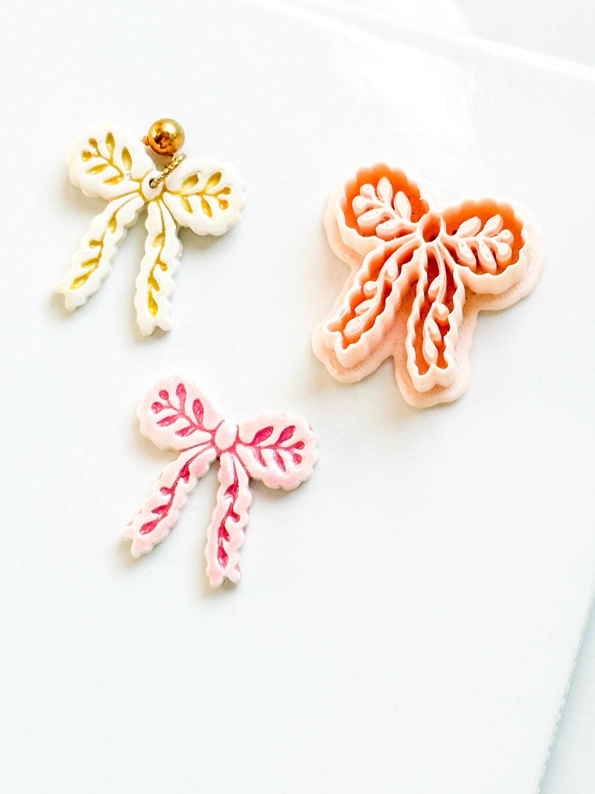 Laurel Loop Bow Clay Cutter: Botanical Ribbon Design