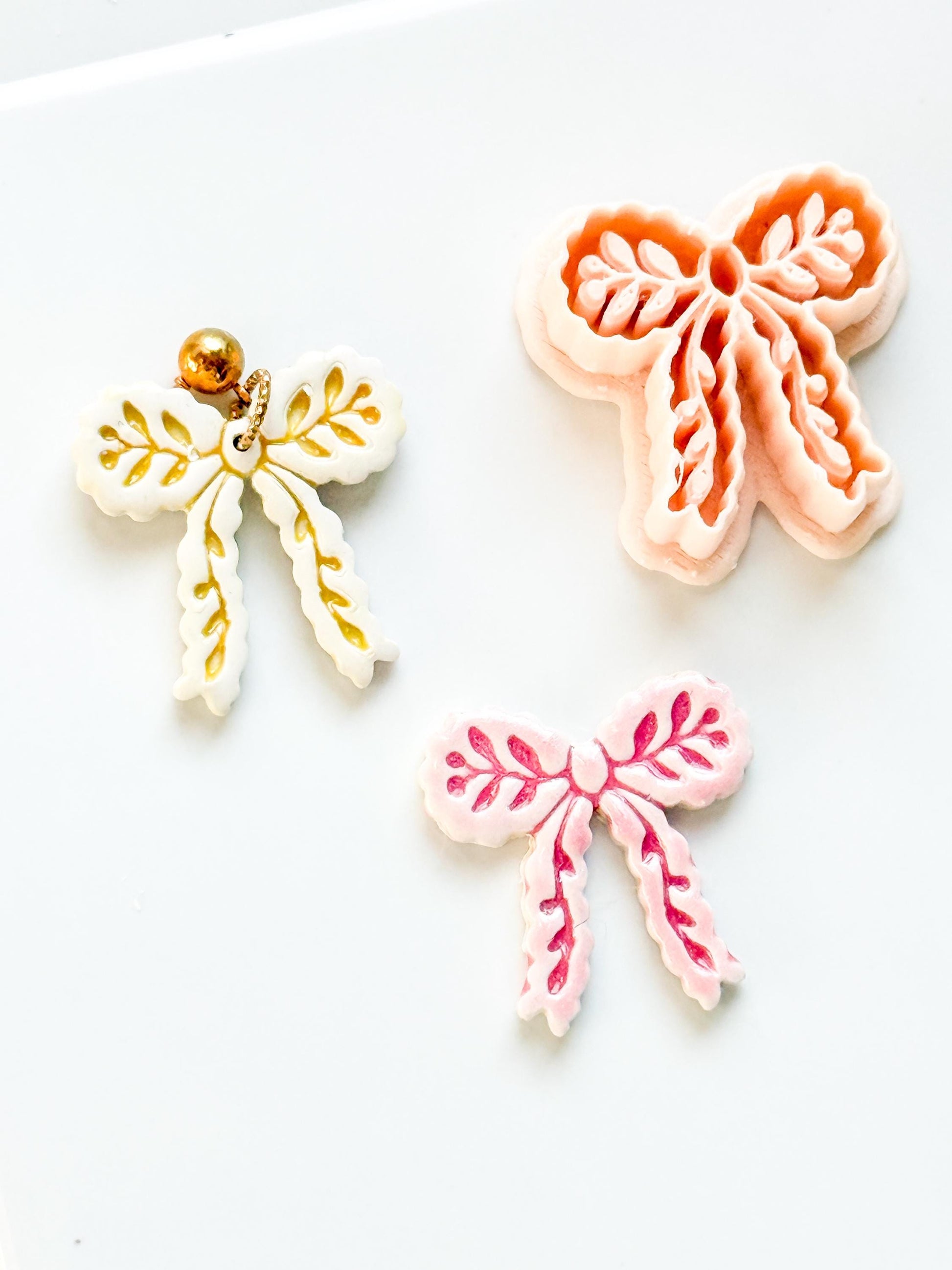 Laurel Loop Bow Clay Cutter: Botanical Ribbon Design