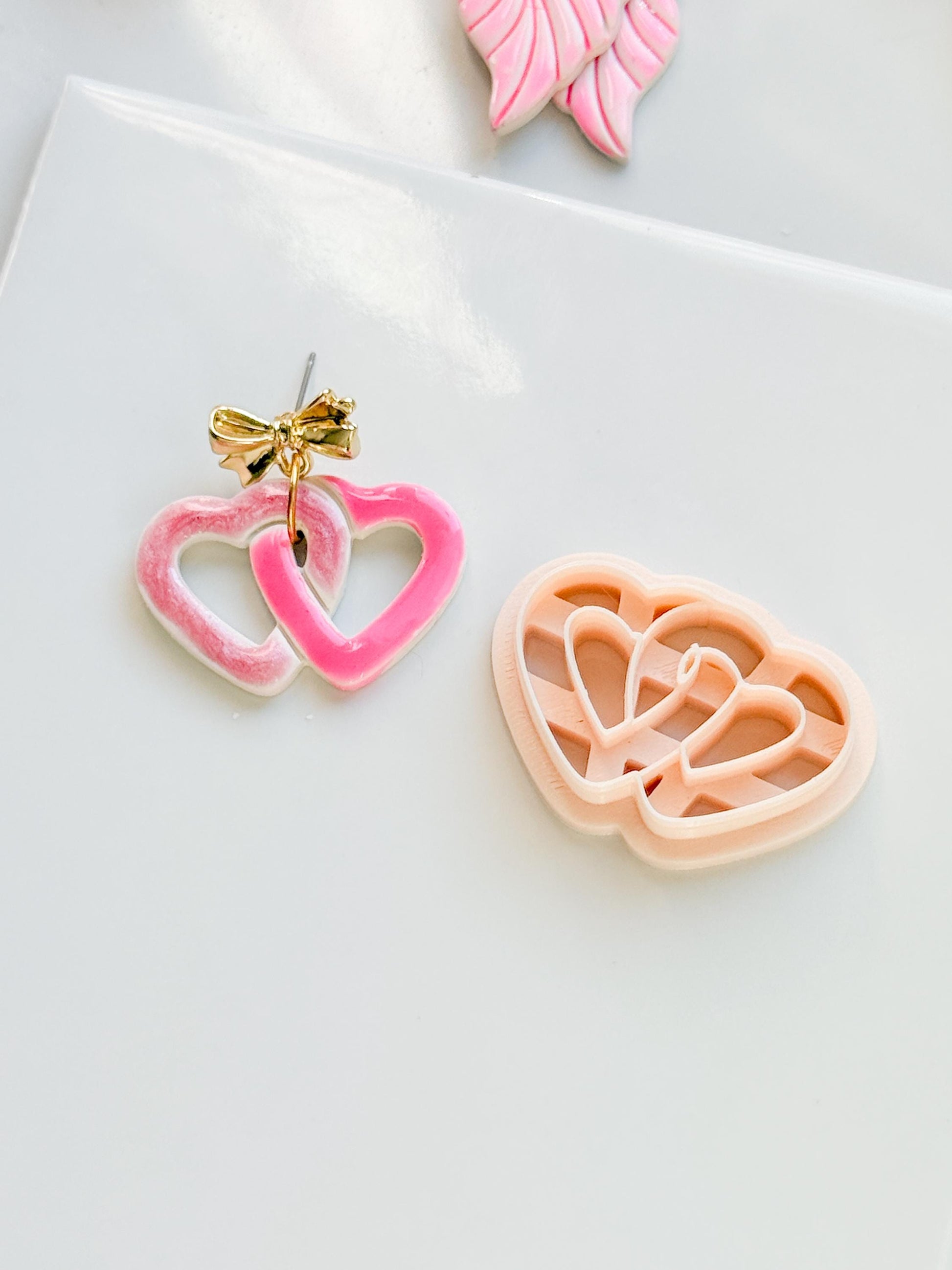 Heartchain Duo Cutter: Interlocking Heart Shape for Polymer Clay