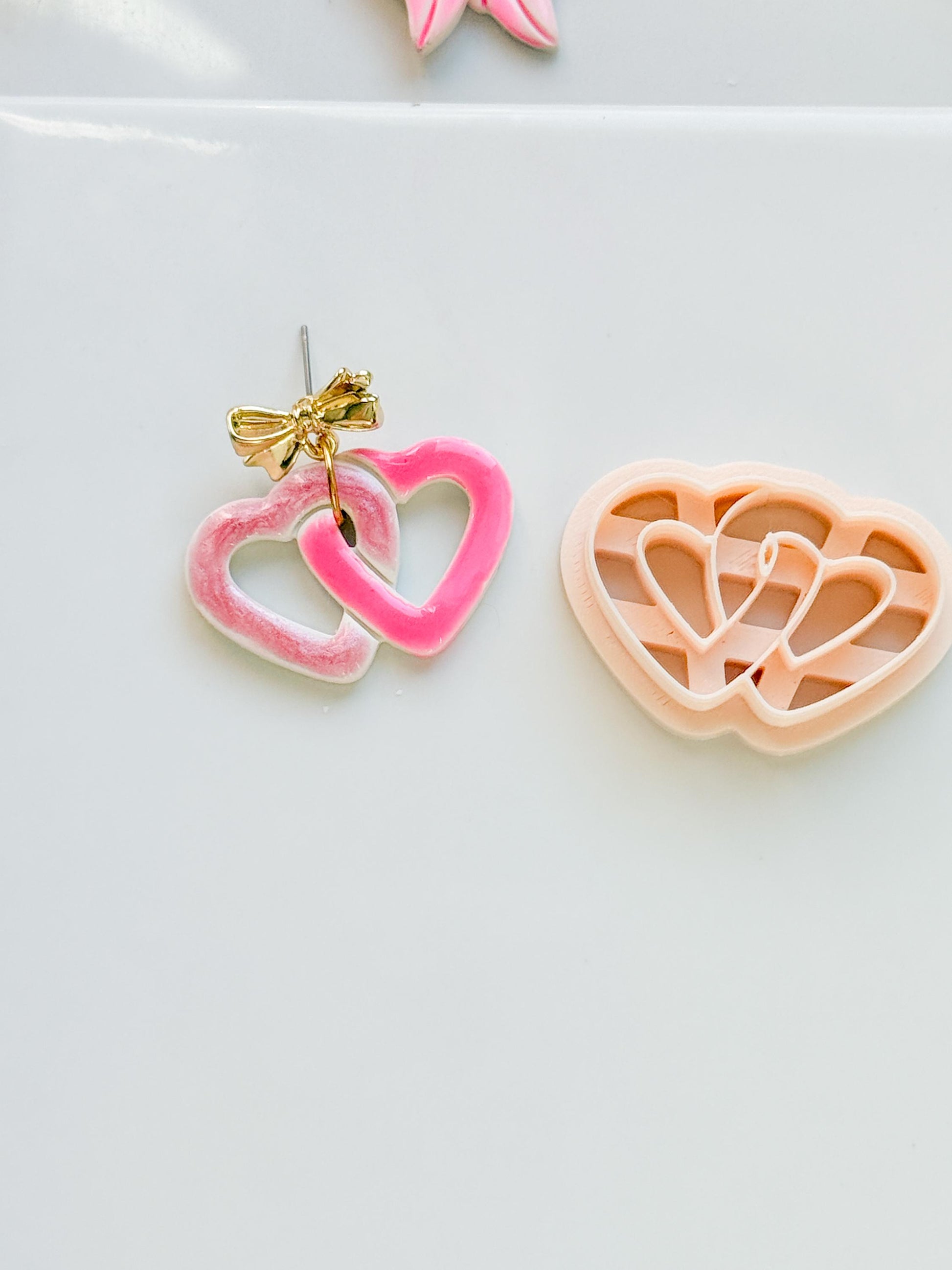 Heartchain Duo Cutter: Interlocking Heart Shape for Polymer Clay